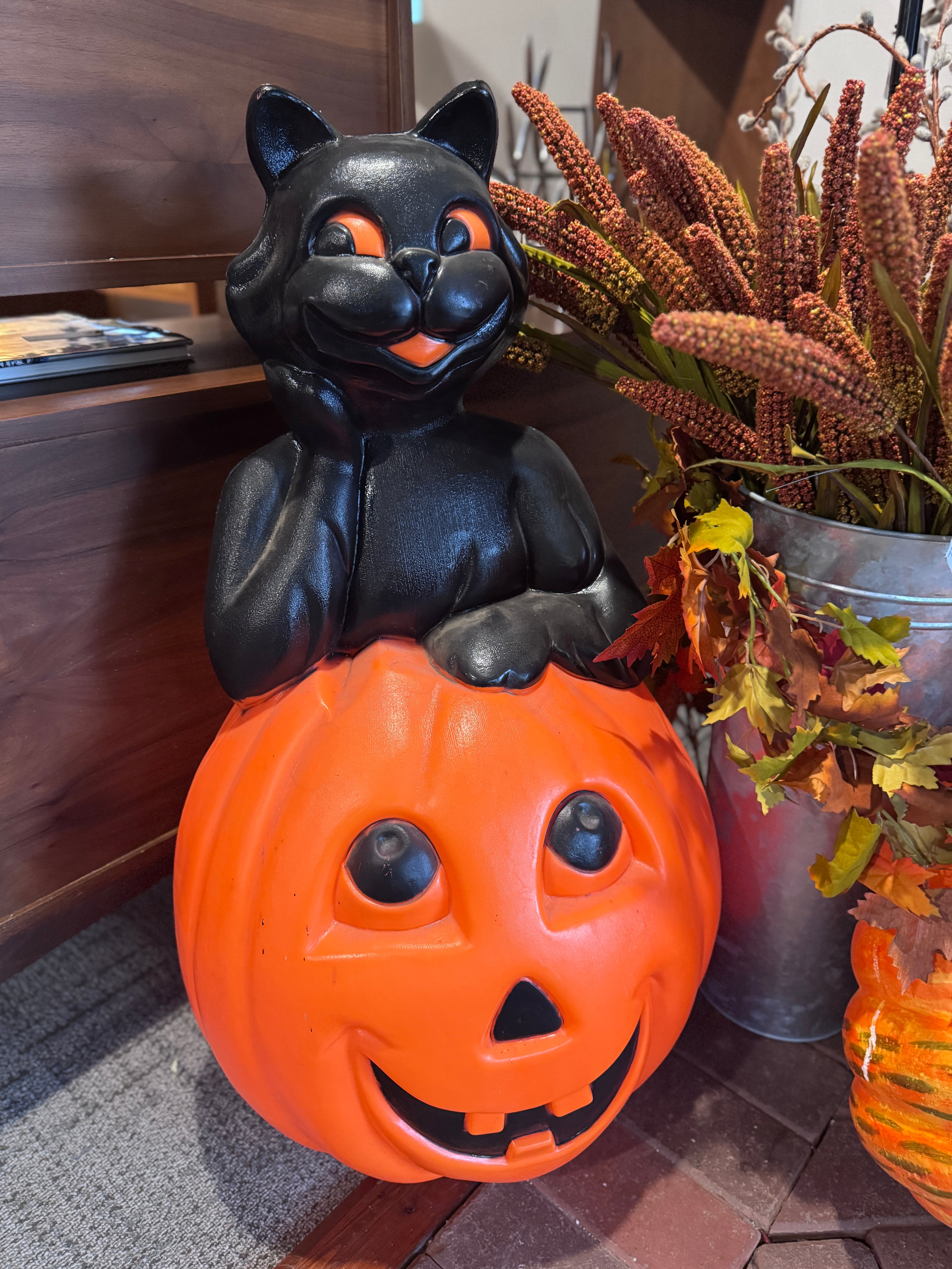 Vintage 1993 Caroline Pumpkin w/ Black Cat Blow Mold