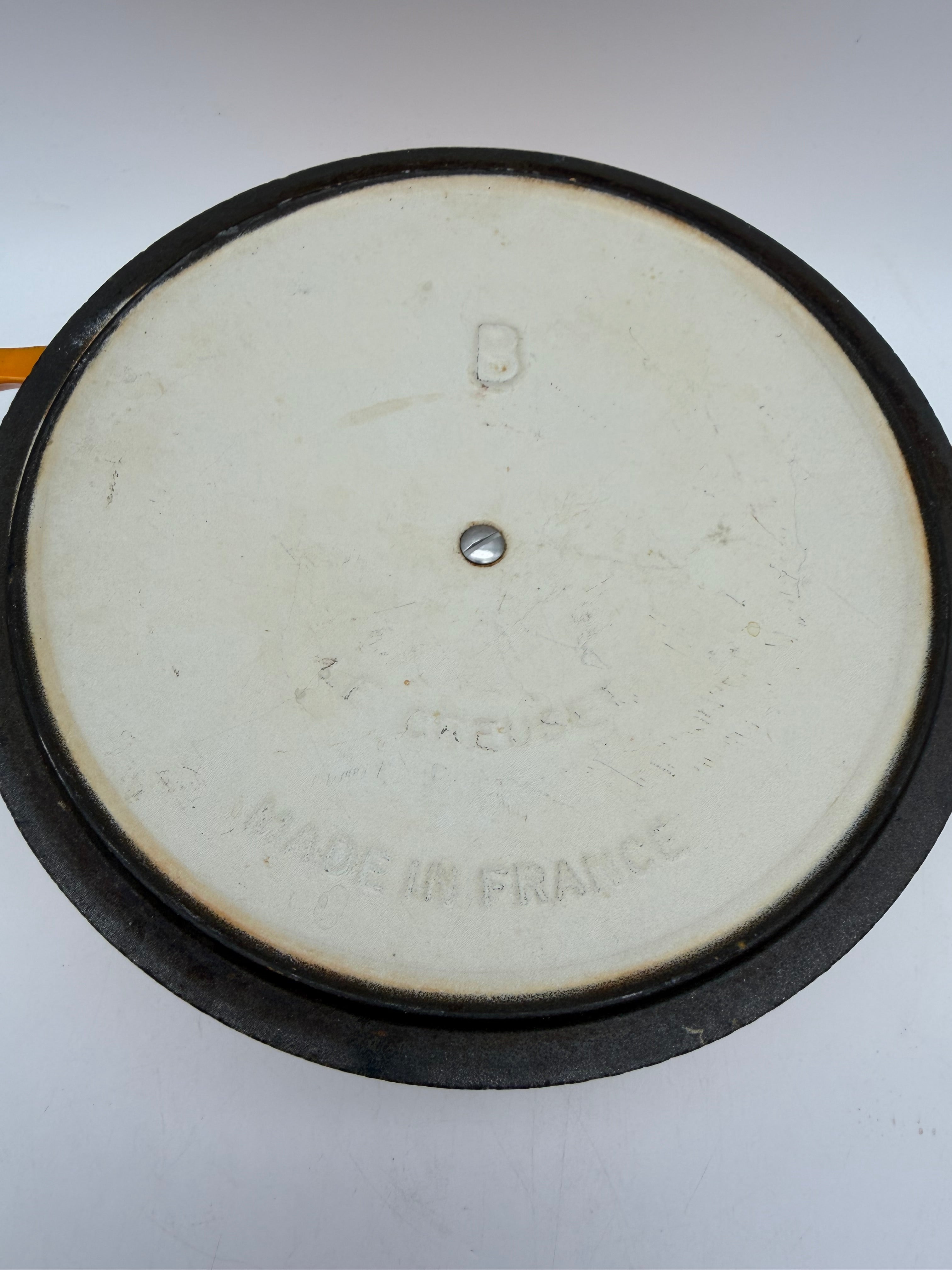 7.4” Le Creuset mini Dutch oven “B” Yellow 2qt
