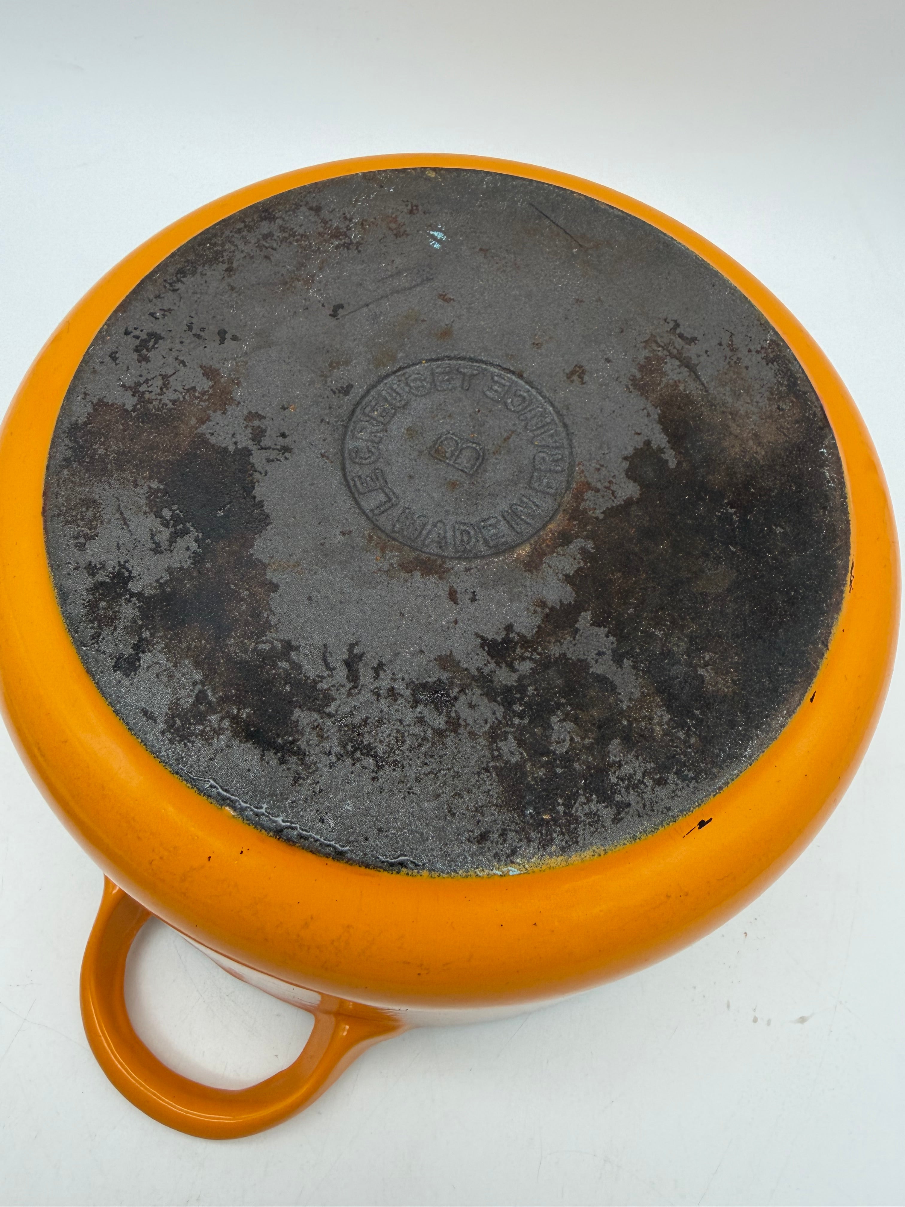 7.4” Le Creuset mini Dutch oven “B” Yellow 2qt