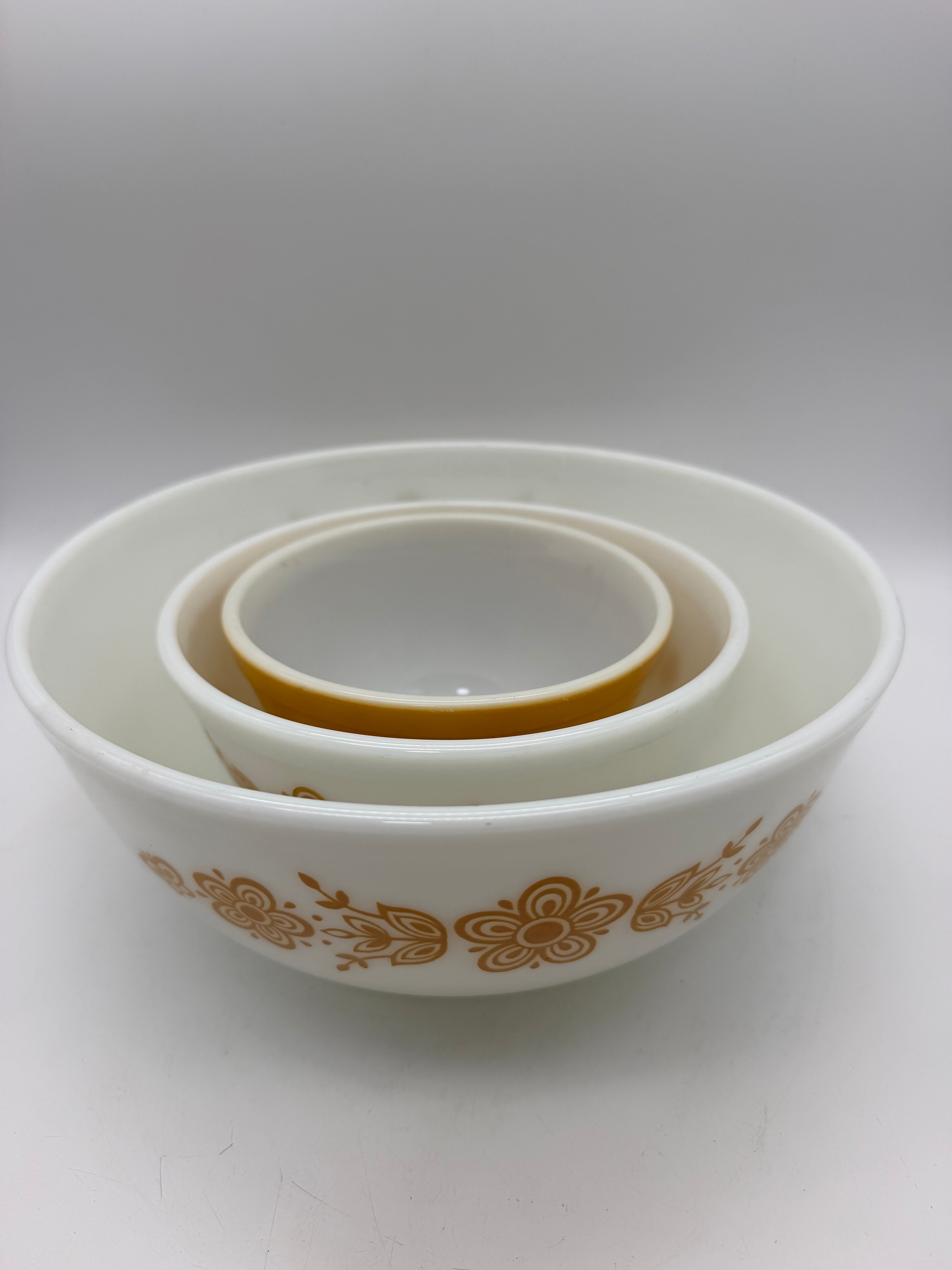 10” Pyrex Butterfly Gold Mixing Bowl Set 3