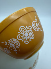 10” Pyrex Butterfly Gold Mixing Bowl Set 3