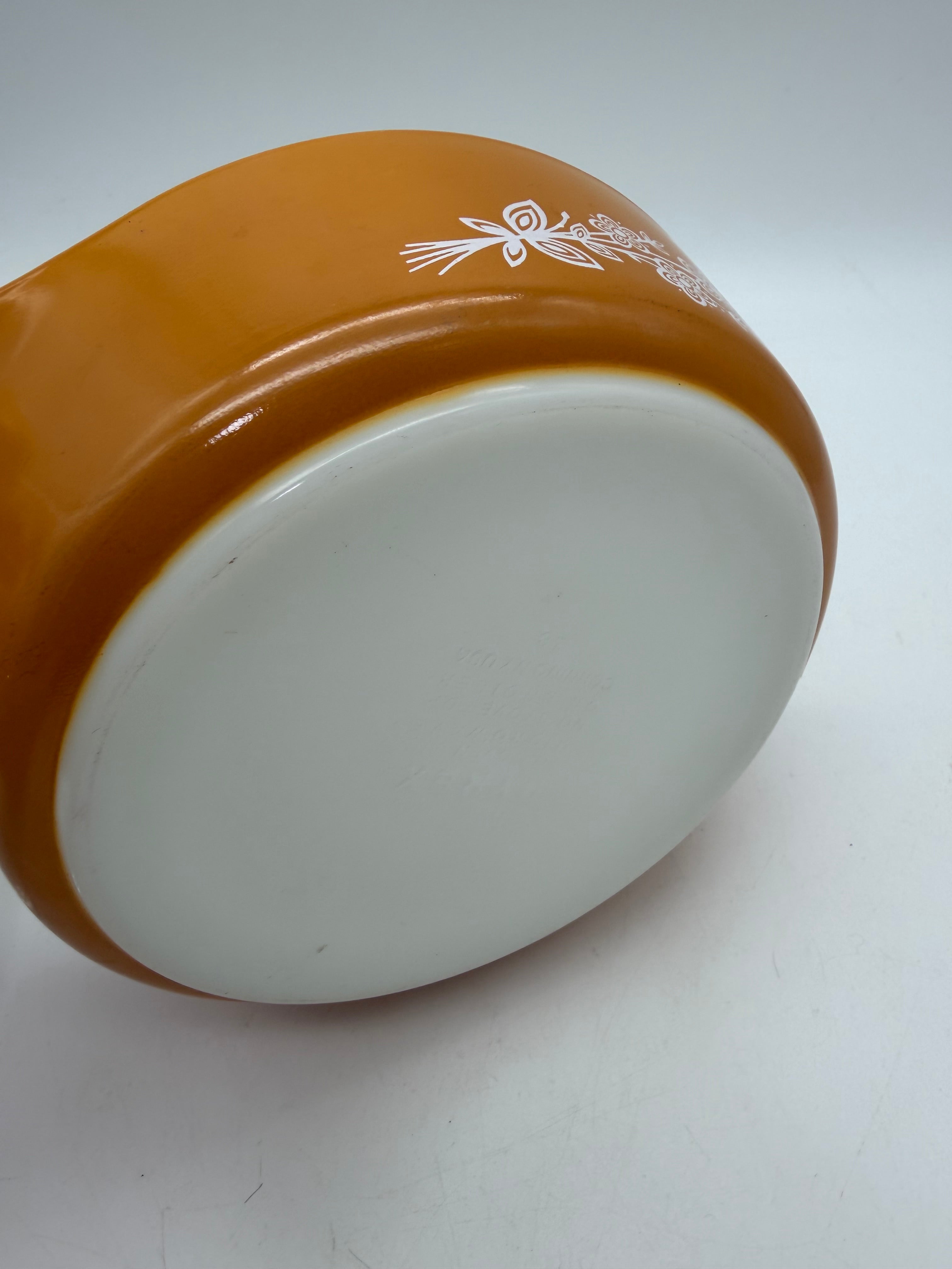 6” Pyrex 471 butterfly gold covered casserole