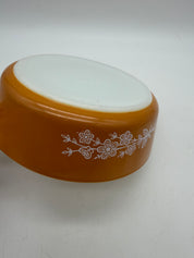 6” Pyrex 471 butterfly gold covered casserole