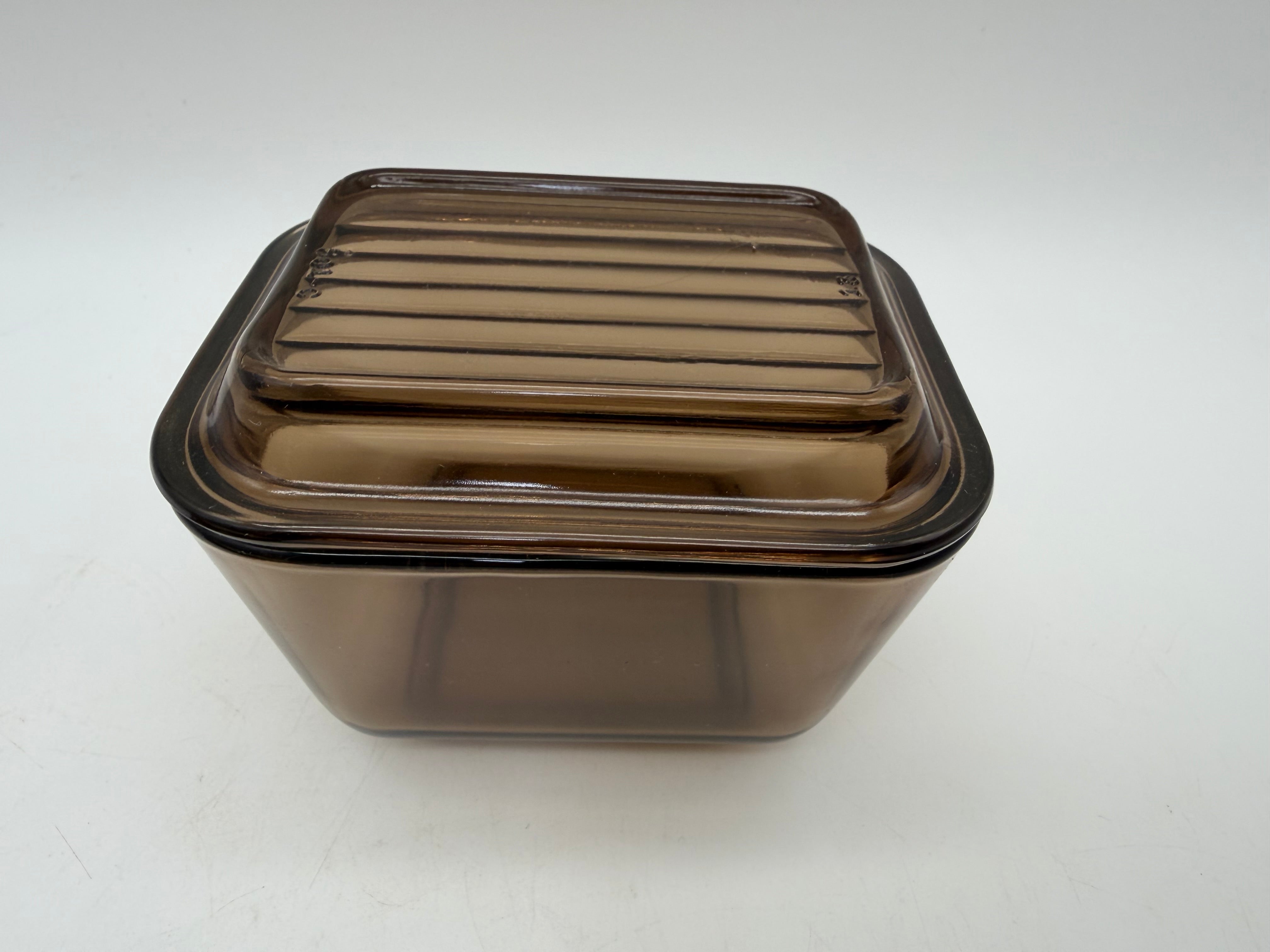 4” Pyrex amber brown 501 B covered dish