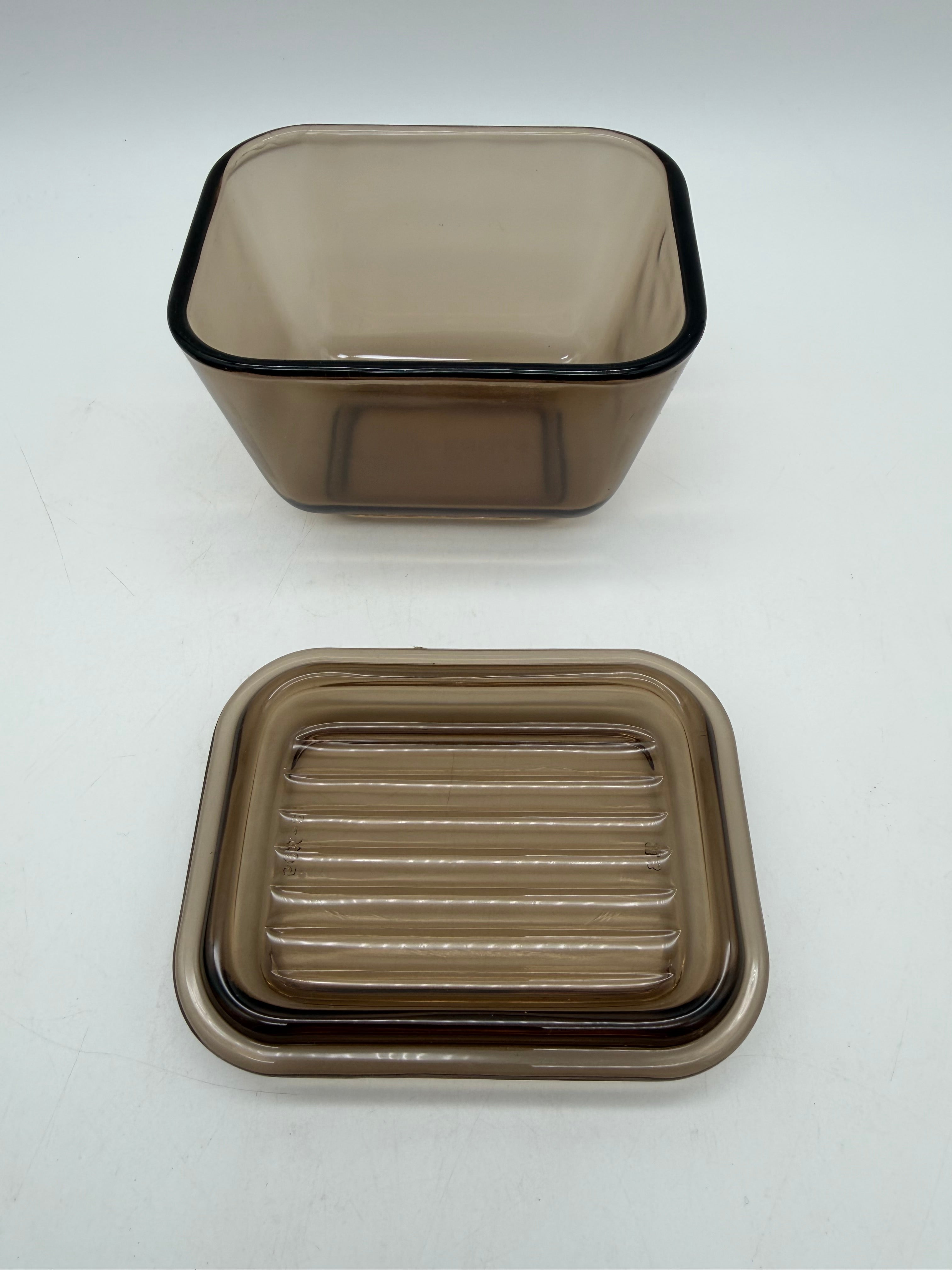4” Pyrex amber brown 501 B covered dish