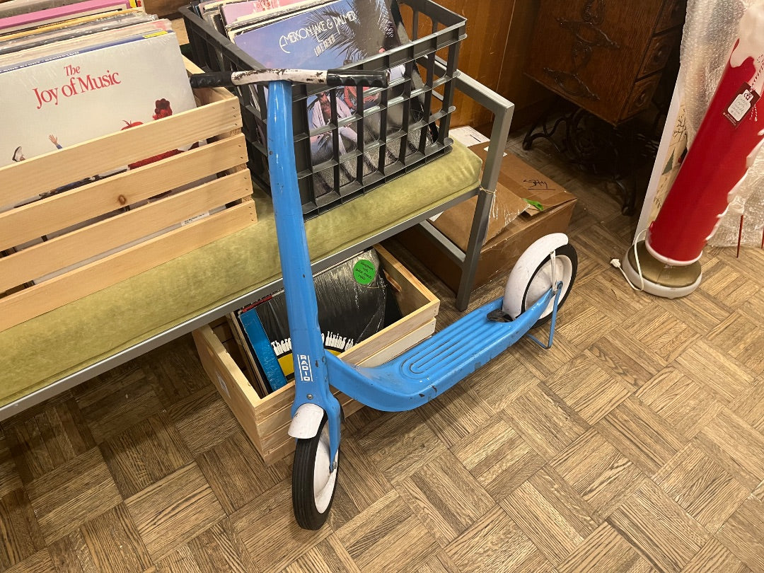 '50s Radio Powder Blue Scooter (Rare Brake & Kickstand) AS IS