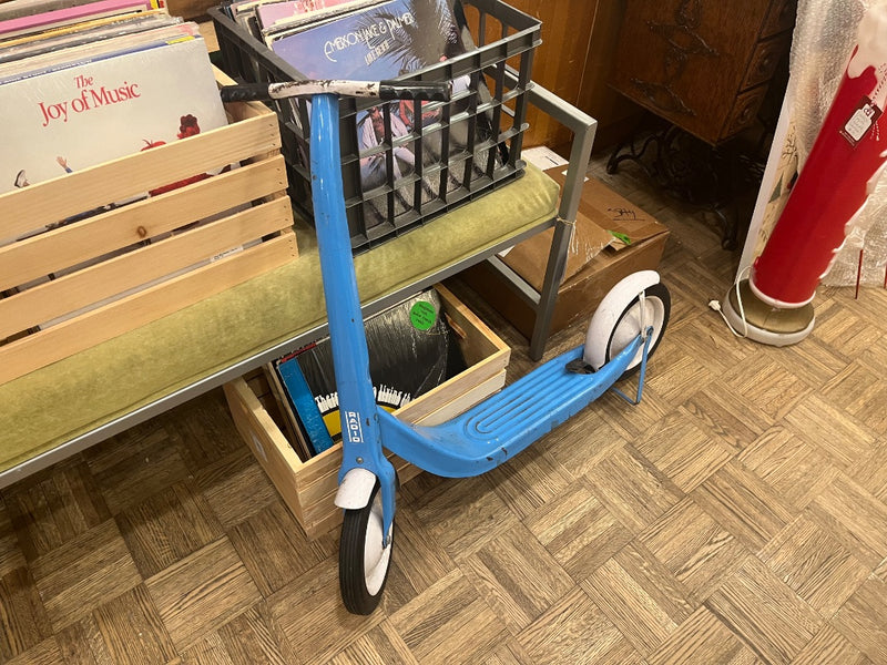 '50s Radio Powder Blue Scooter (Rare Brake & Kickstand) AS IS — alternate view