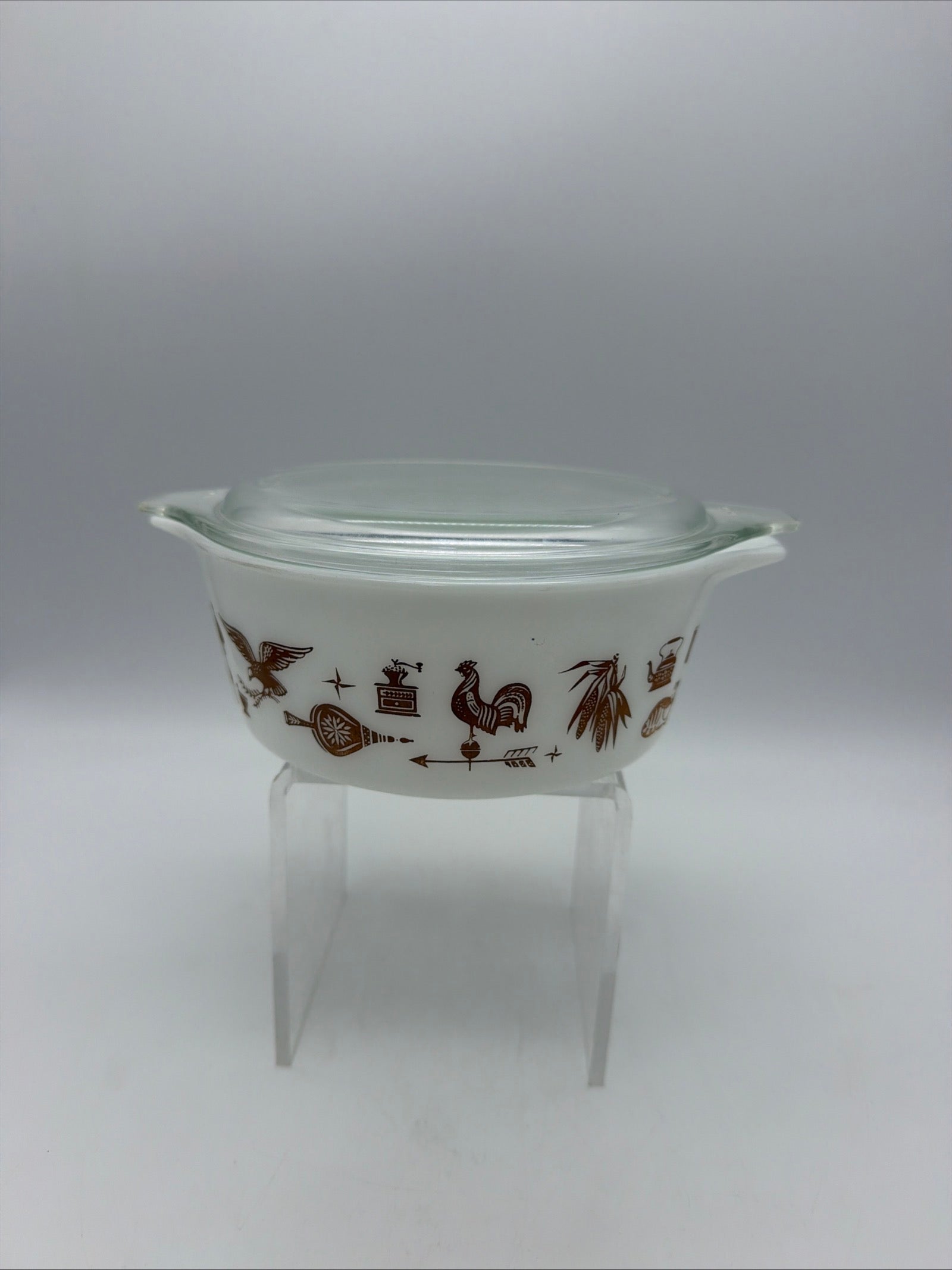 6.5” Vintage Pyrex 472 Early American 1.5 Pint Cinderella Casserole w Glass Lid USA