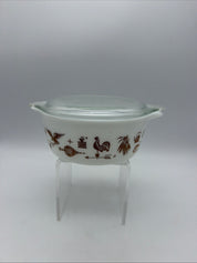 6.5” Vintage Pyrex 472 Early American 1.5 Pint Cinderella Casserole w Glass Lid USA