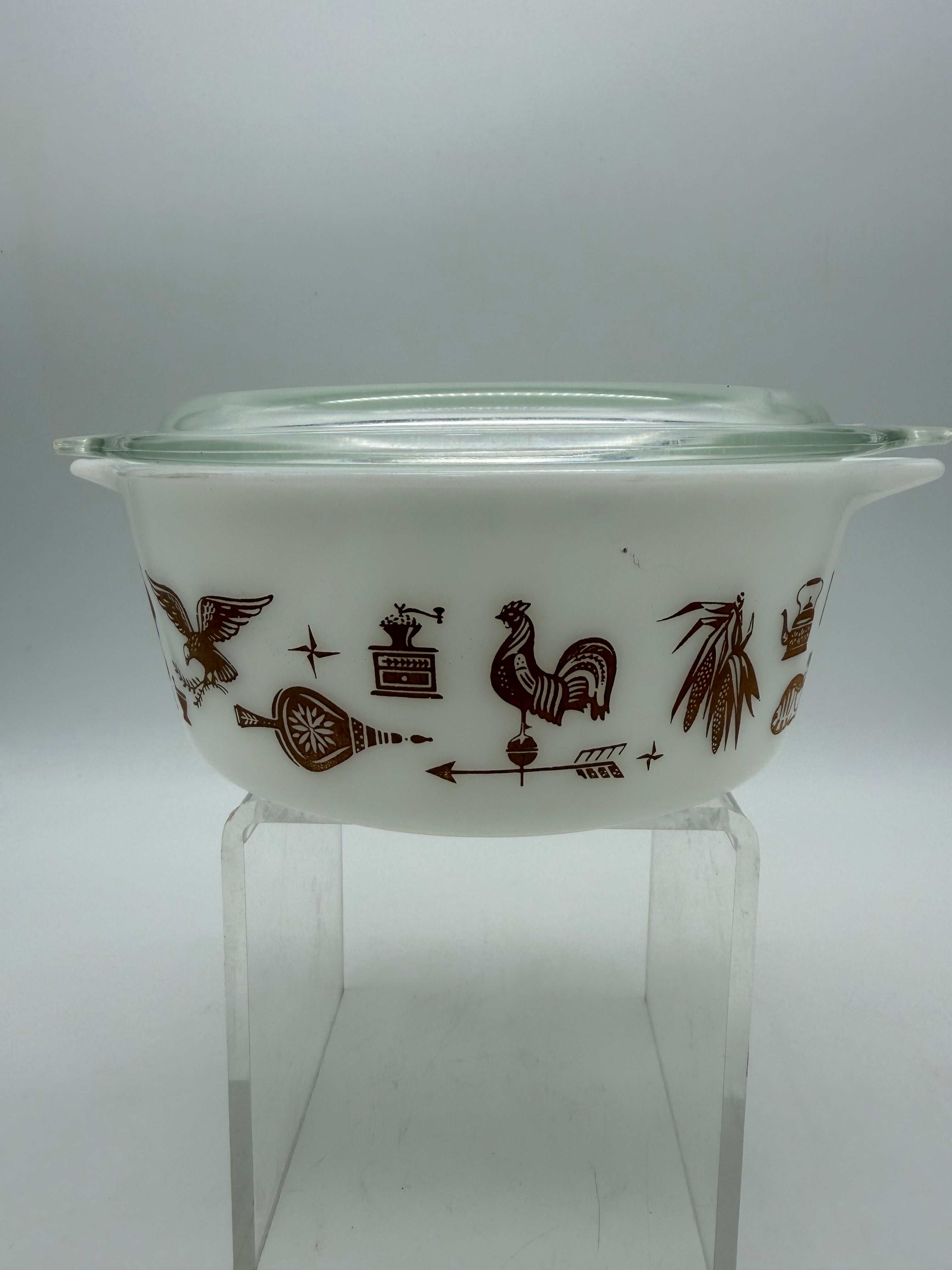 6.5” Vintage Pyrex 472 Early American 1.5 Pint Cinderella Casserole w Glass Lid USA