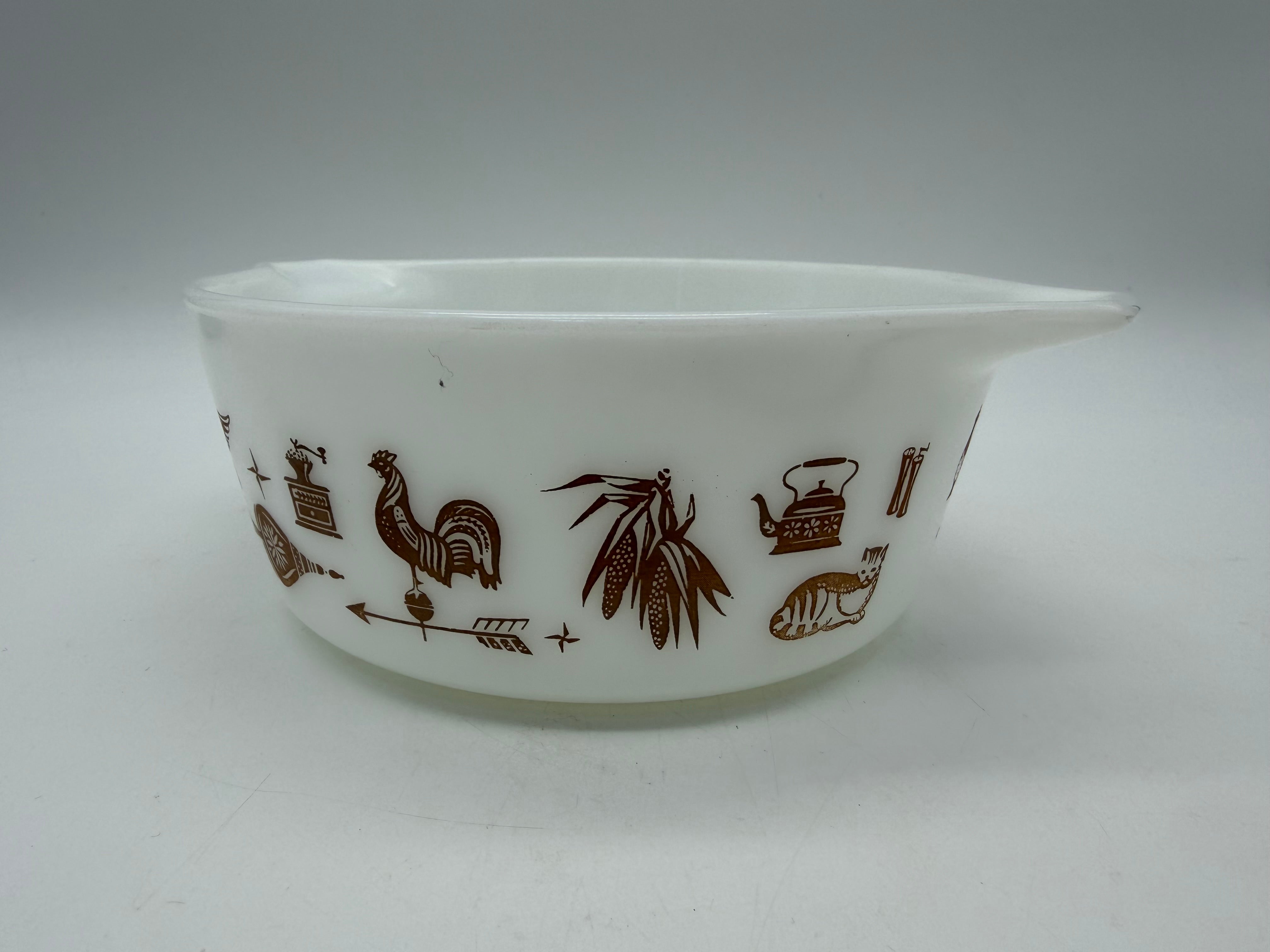 6.5” Vintage Pyrex 472 Early American 1.5 Pint Cinderella Casserole w Glass Lid USA
