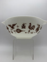 8.5” Pyrex town and country 443 2 1/2 quart Cinderella Bowl white Brown