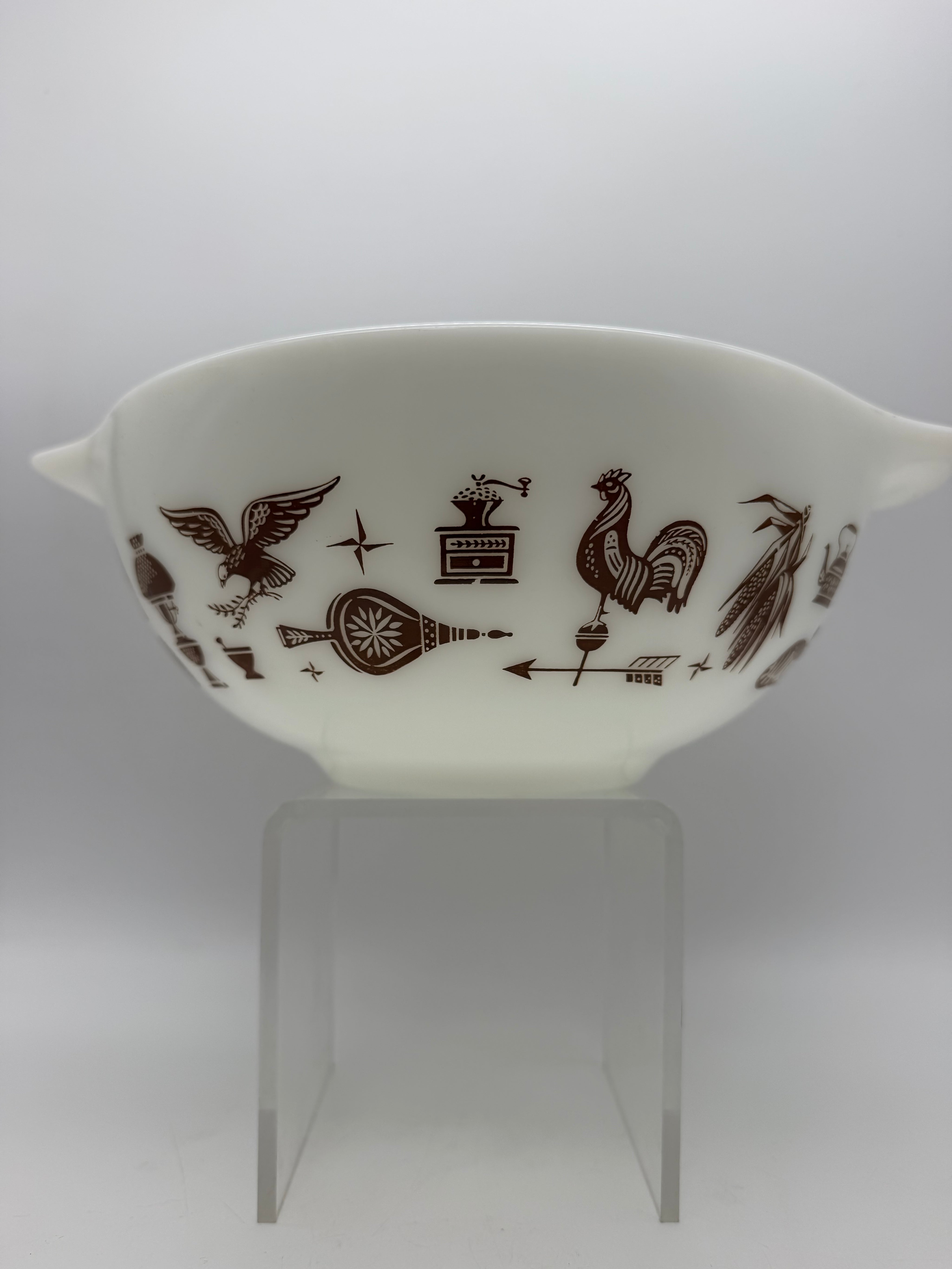 8.5” Pyrex town and country 443 2 1/2 quart Cinderella Bowl white Brown