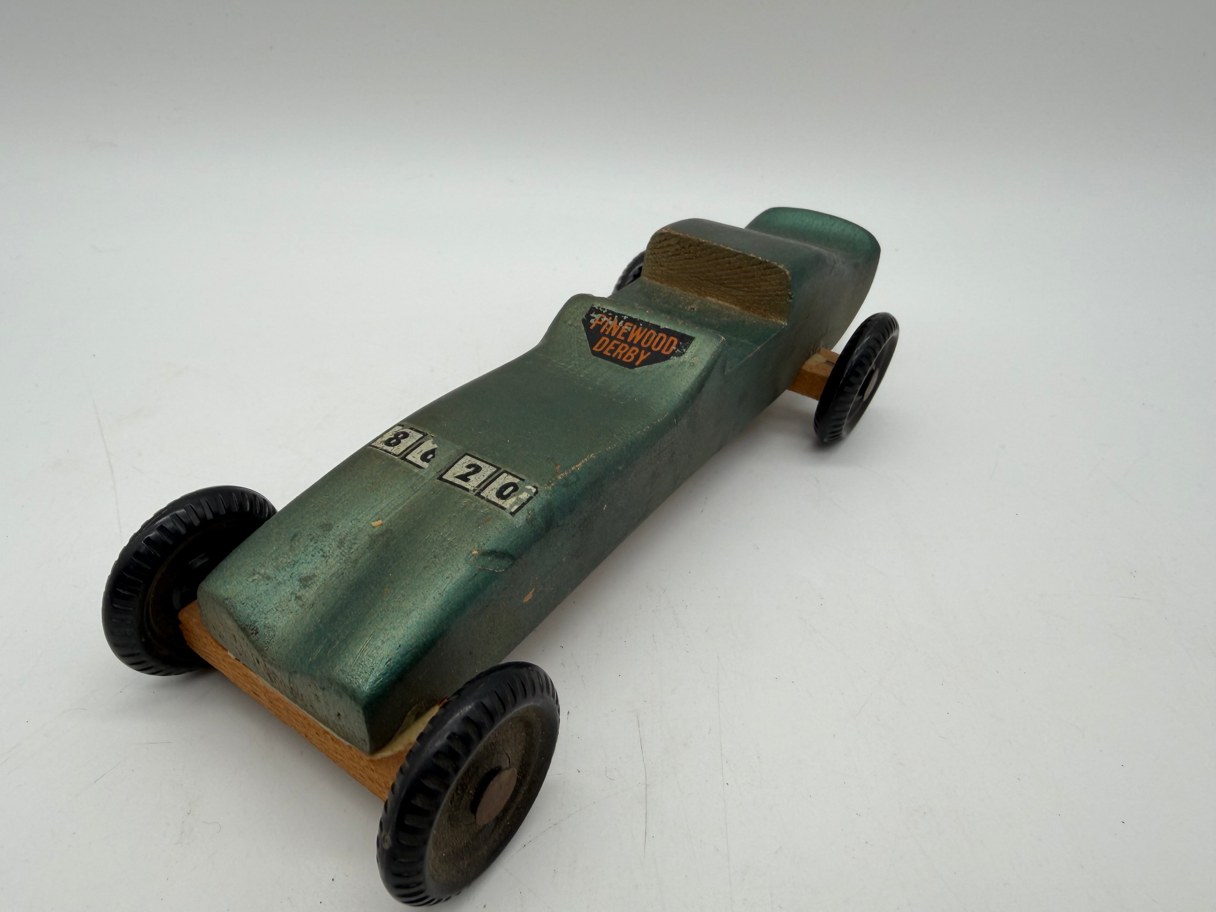 7.5” pinewood derby race car green