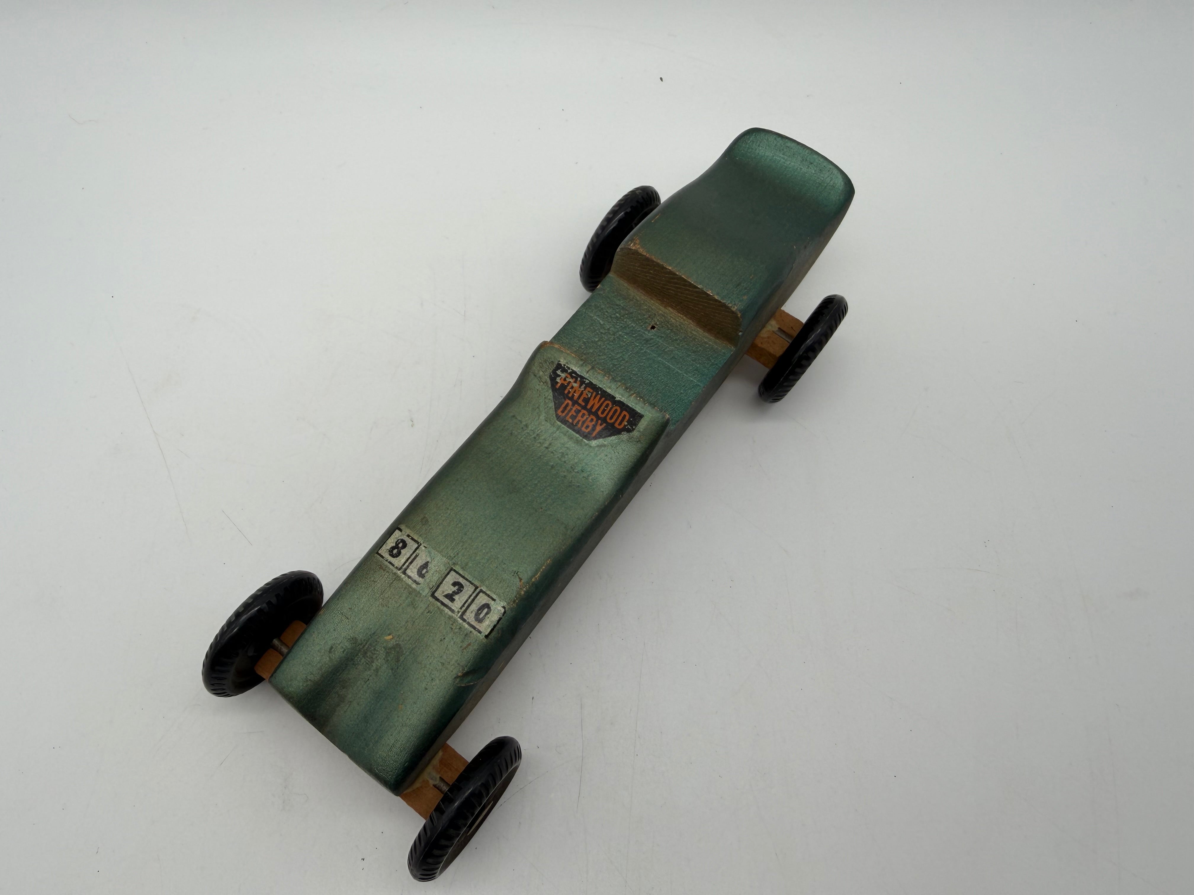 7.5” pinewood derby race car green