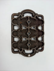 9.5” John Wright Gingerbread Man Christmas Cookie Baking Cast Iron Mold