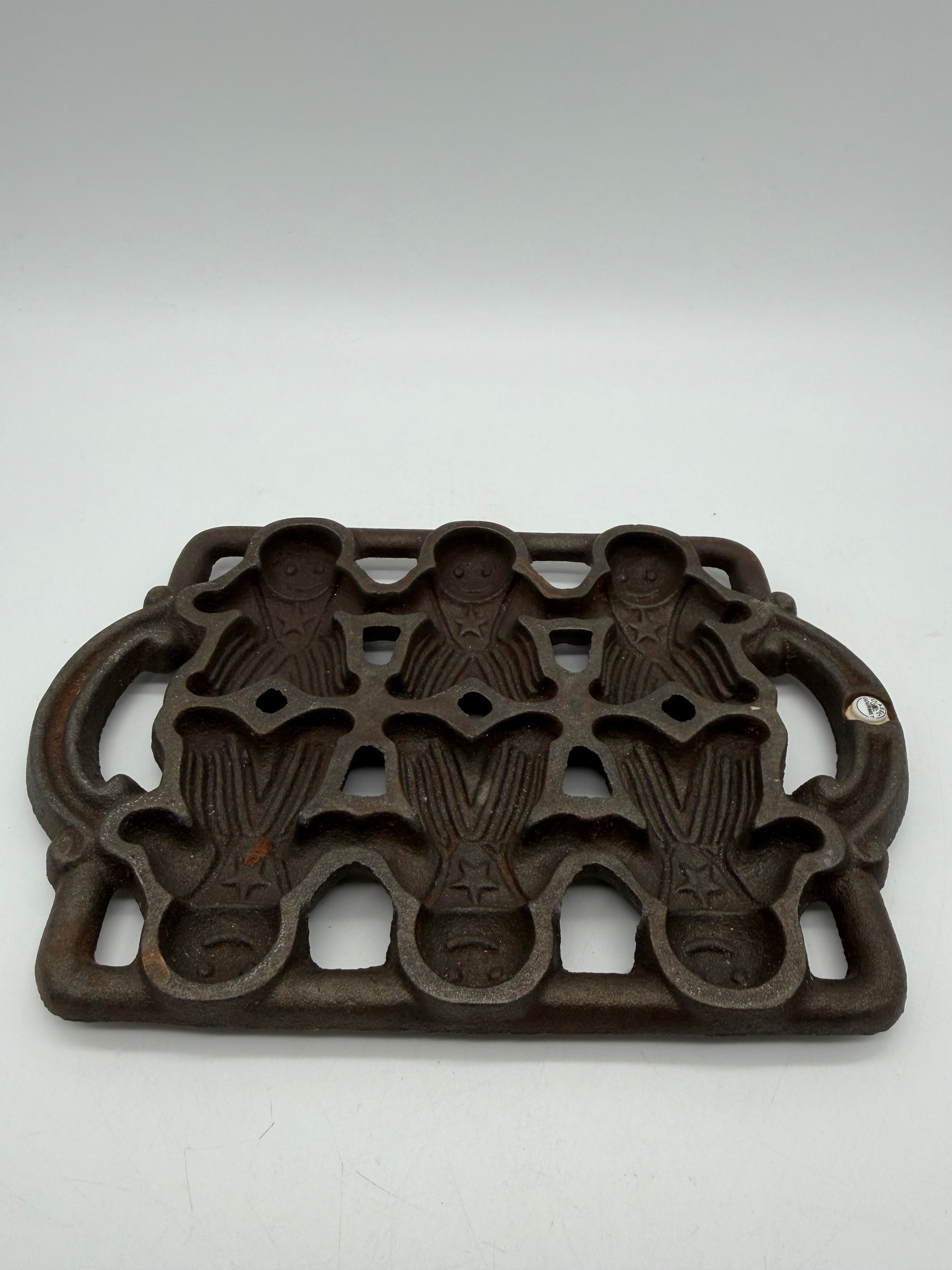 9.5” John Wright Gingerbread Man Christmas Cookie Baking Cast Iron Mold