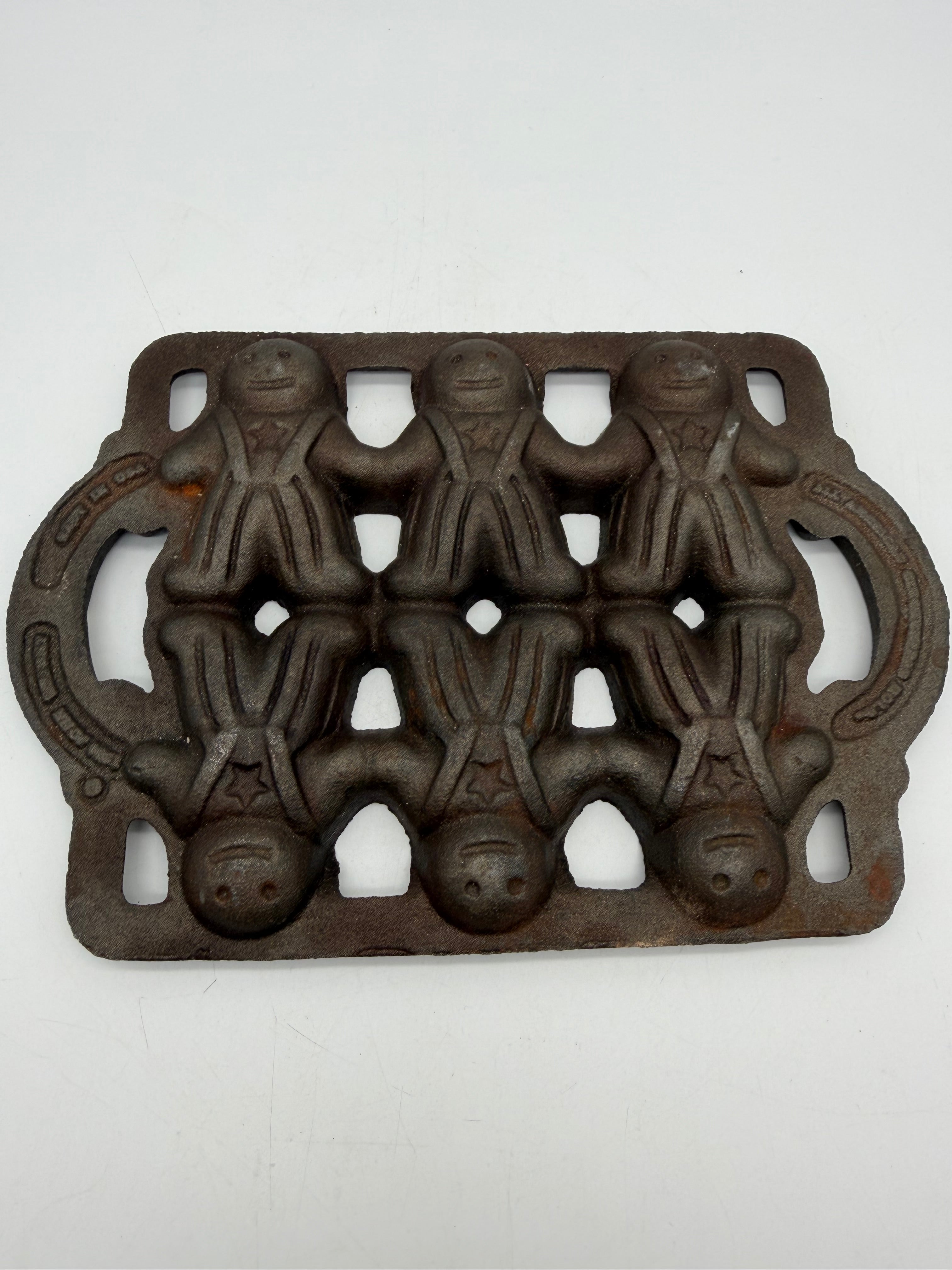 9.5” John Wright Gingerbread Man Christmas Cookie Baking Cast Iron Mold