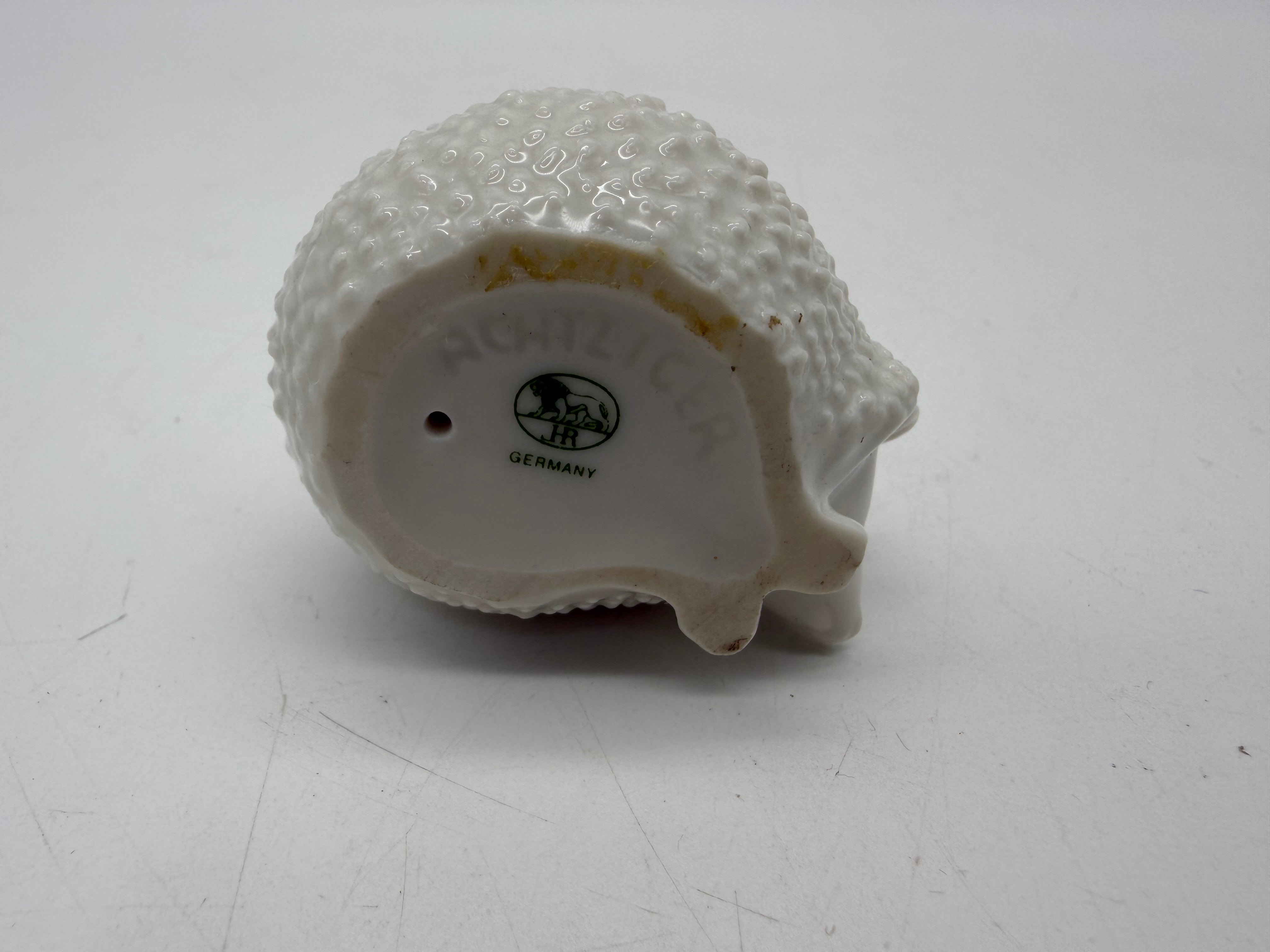 2” Achtziger Germany white porcelain Hedgehog