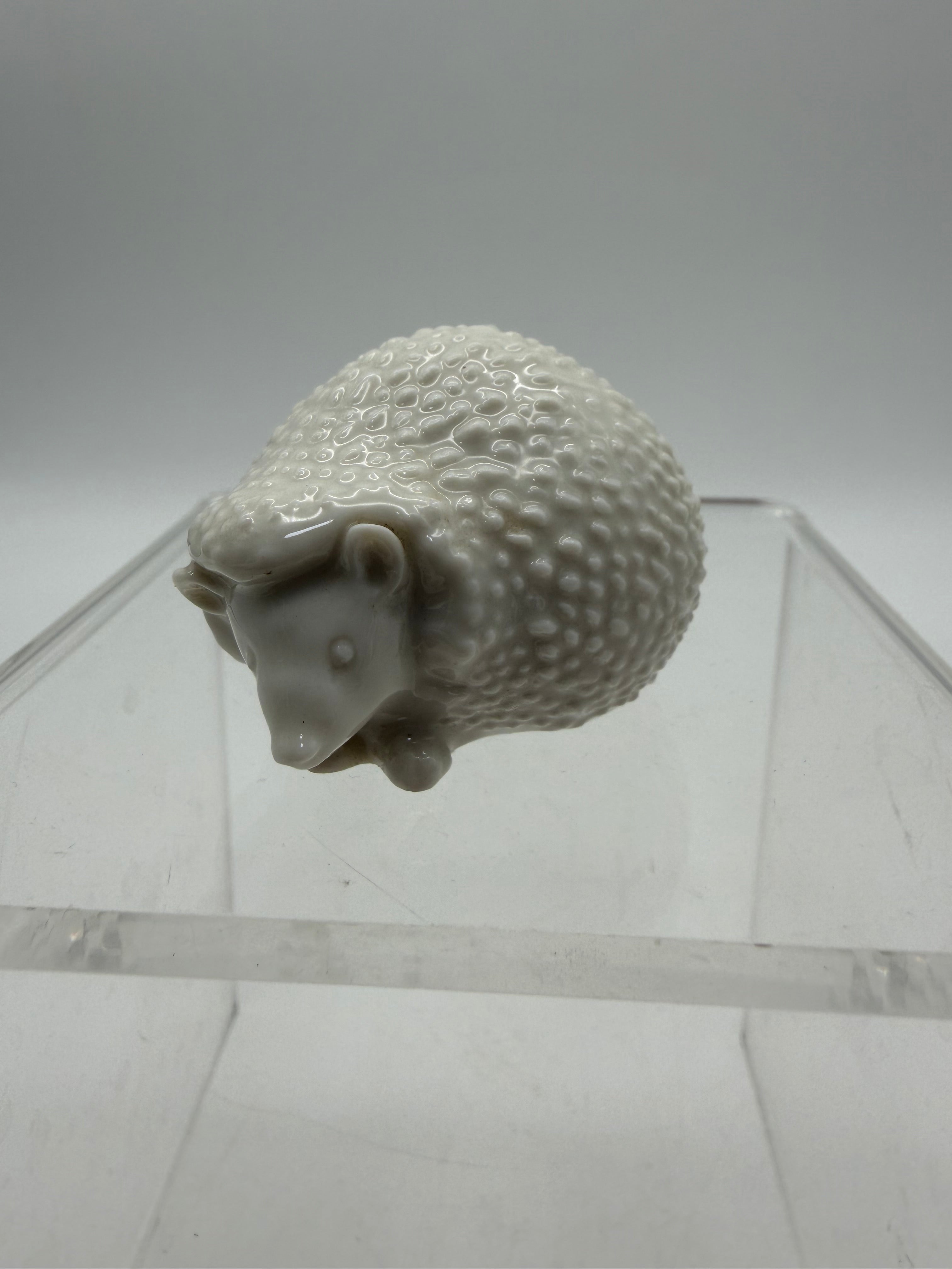 2” Achtziger Germany white porcelain Hedgehog
