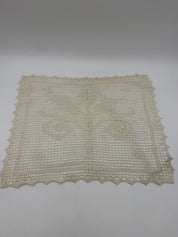 14” x 10” doily cream rectangle
