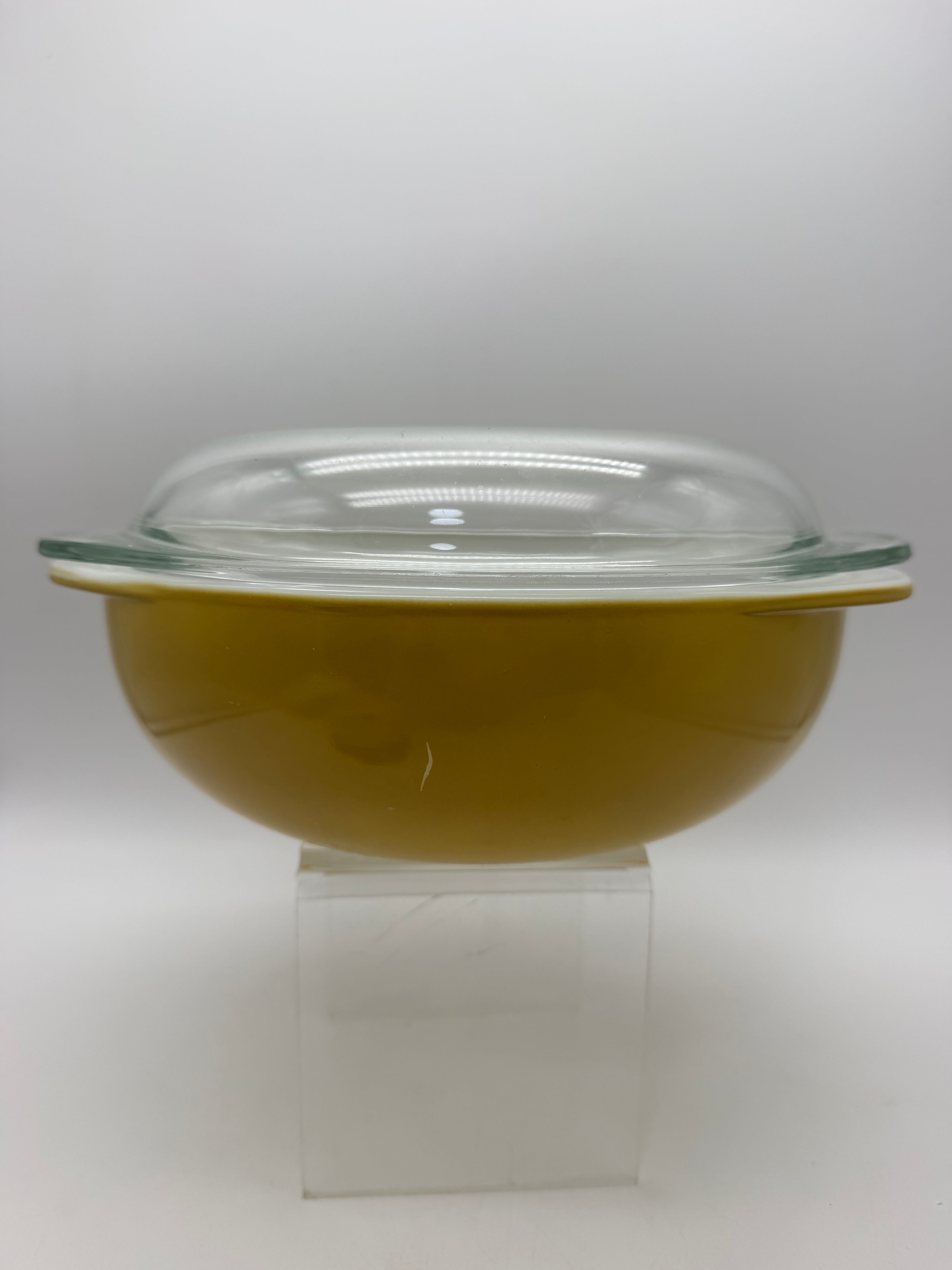9” Pyrex 024 Golden Yellow Casserole- 2 Quart w/lid Bowl Dish