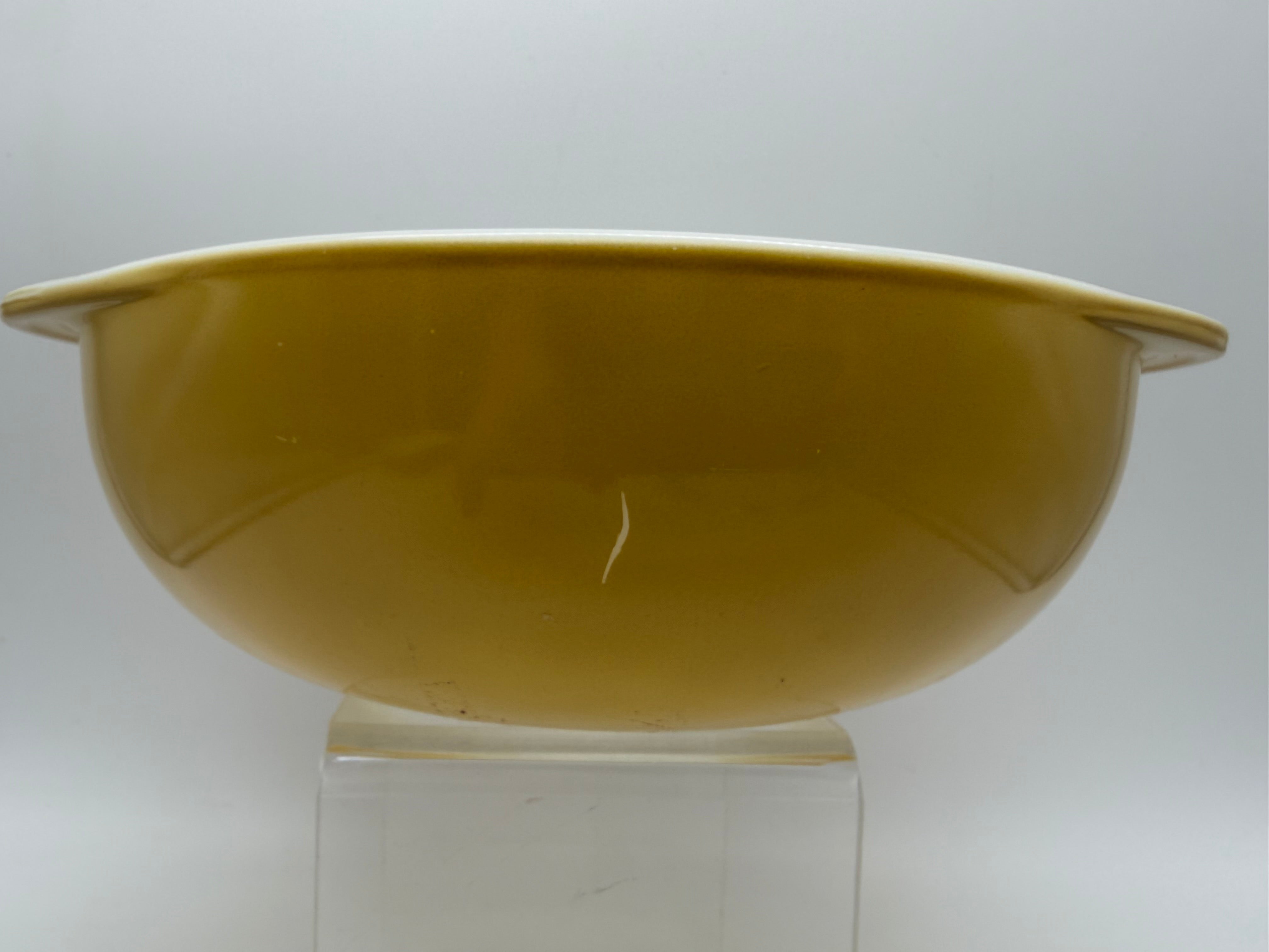 9” Pyrex 024 Golden Yellow Casserole- 2 Quart w/lid Bowl Dish
