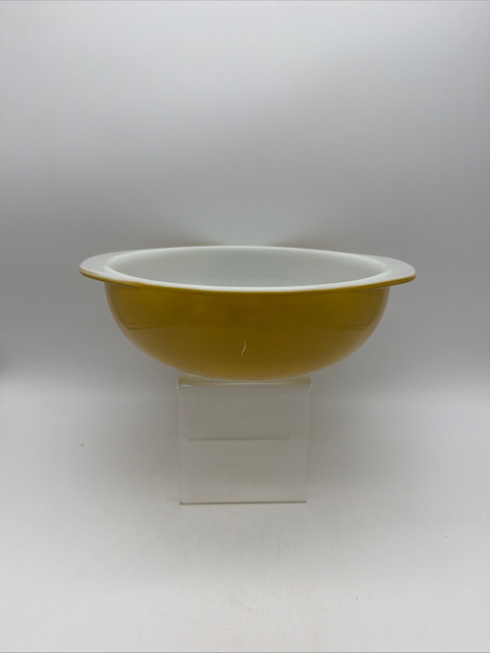 9” Pyrex 024 Golden Yellow Casserole- 2 Quart w/lid Bowl Dish