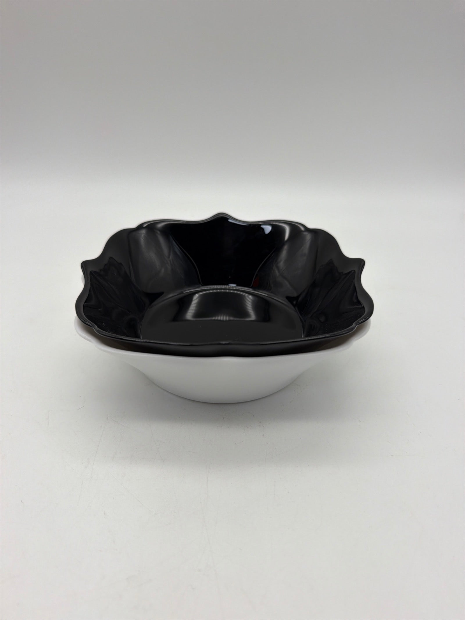 6” Luminarc France White Black bowl set of 2