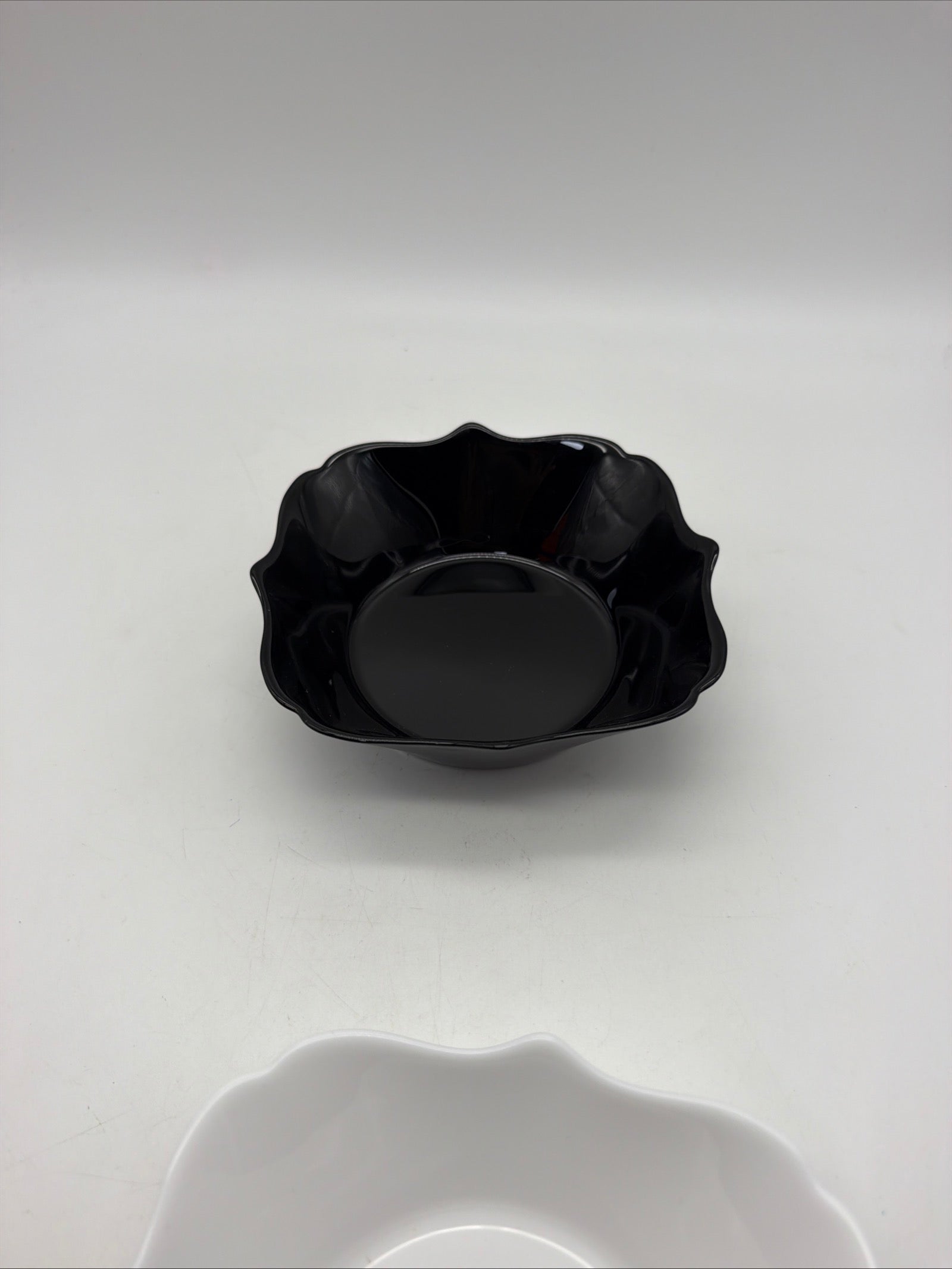 6” Luminarc France White Black bowl set of 2