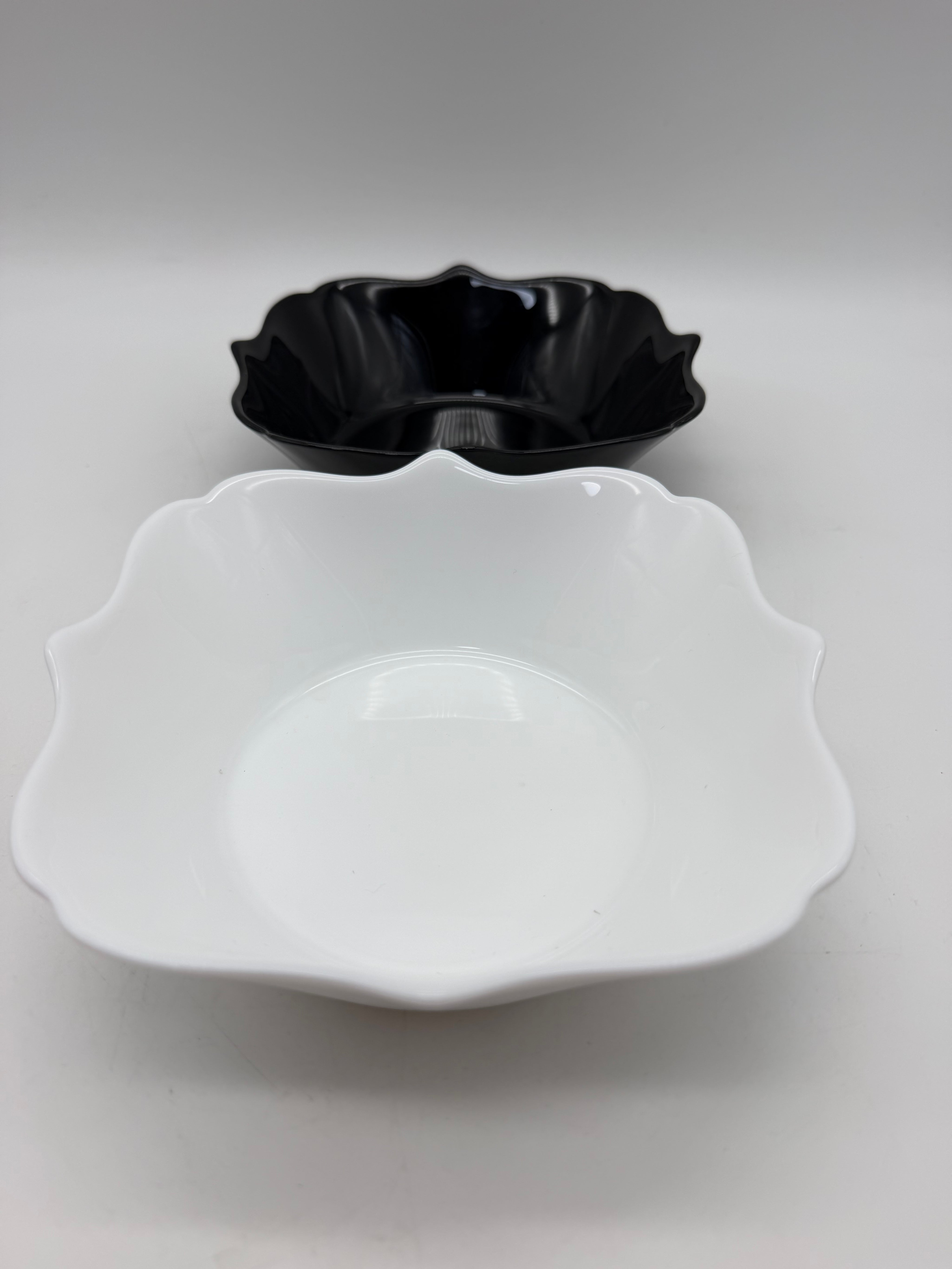 6” Luminarc France White Black bowl set of 2