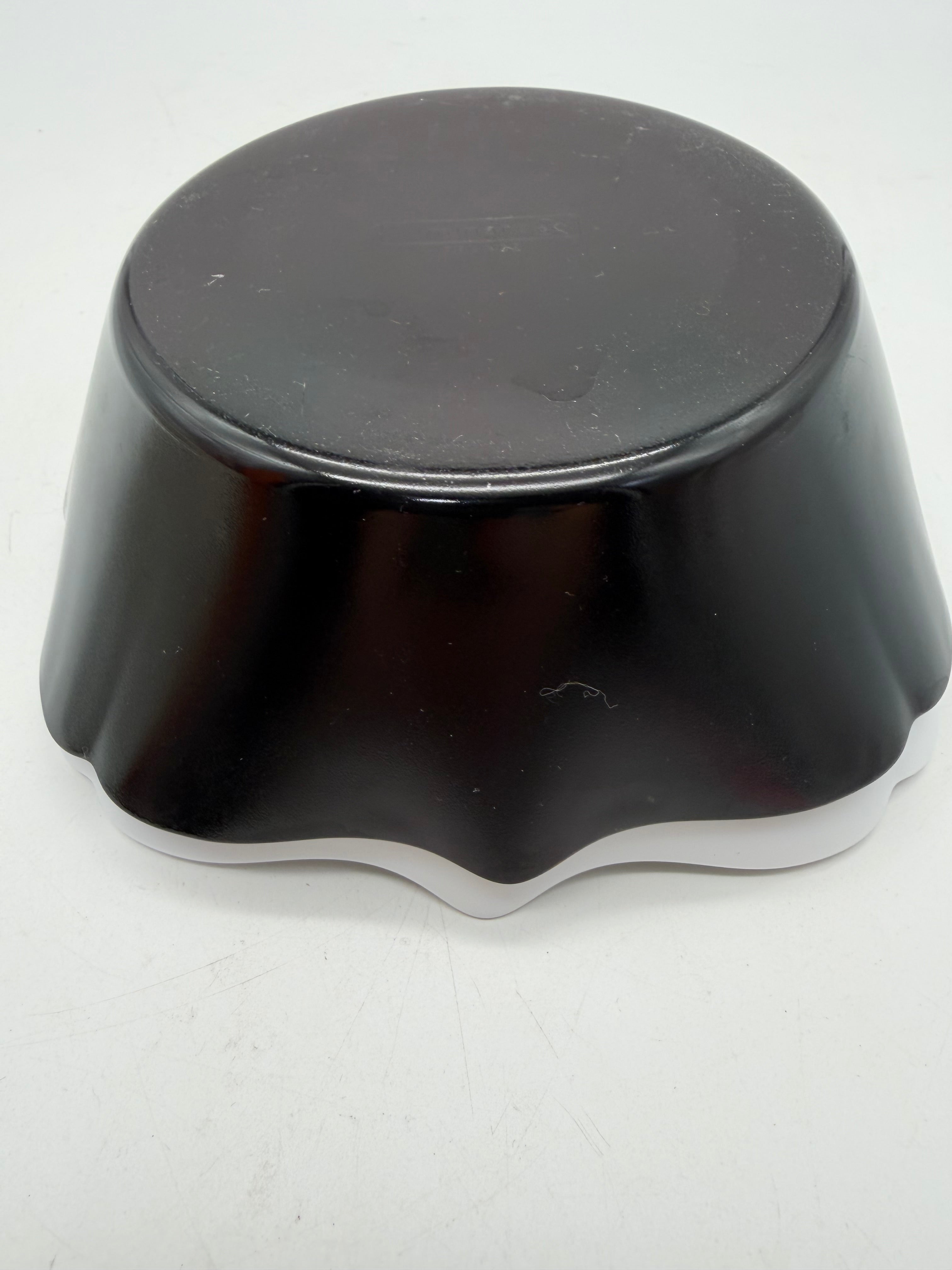 6” Luminarc France White Black bowl set of 2