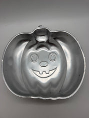 12” Wilton Cake pan 1987 pumpkin