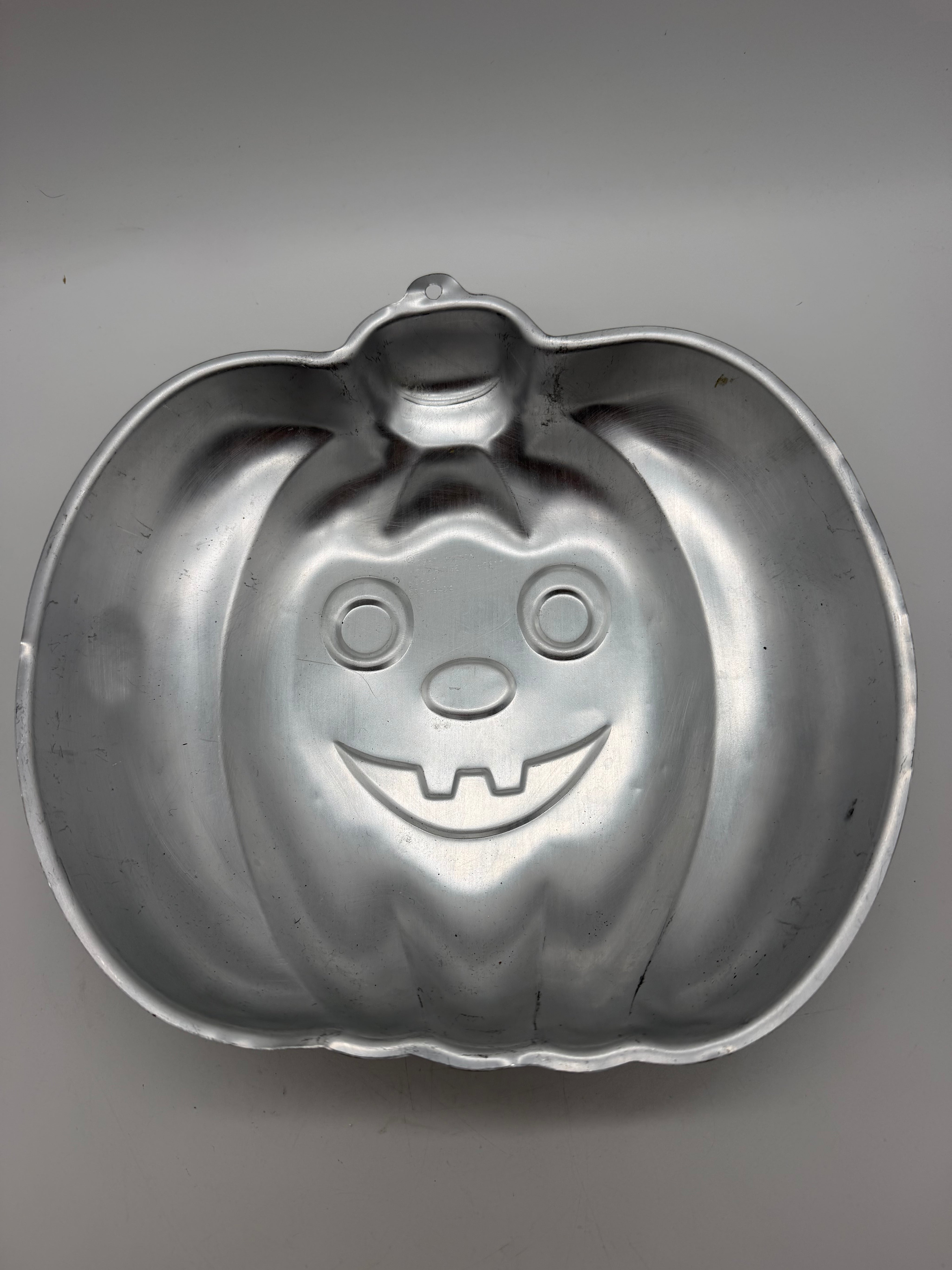 12” Wilton Cake pan 1987 pumpkin