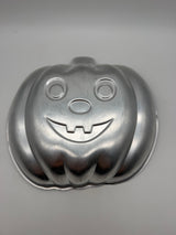 12” Wilton Cake pan 1987 pumpkin