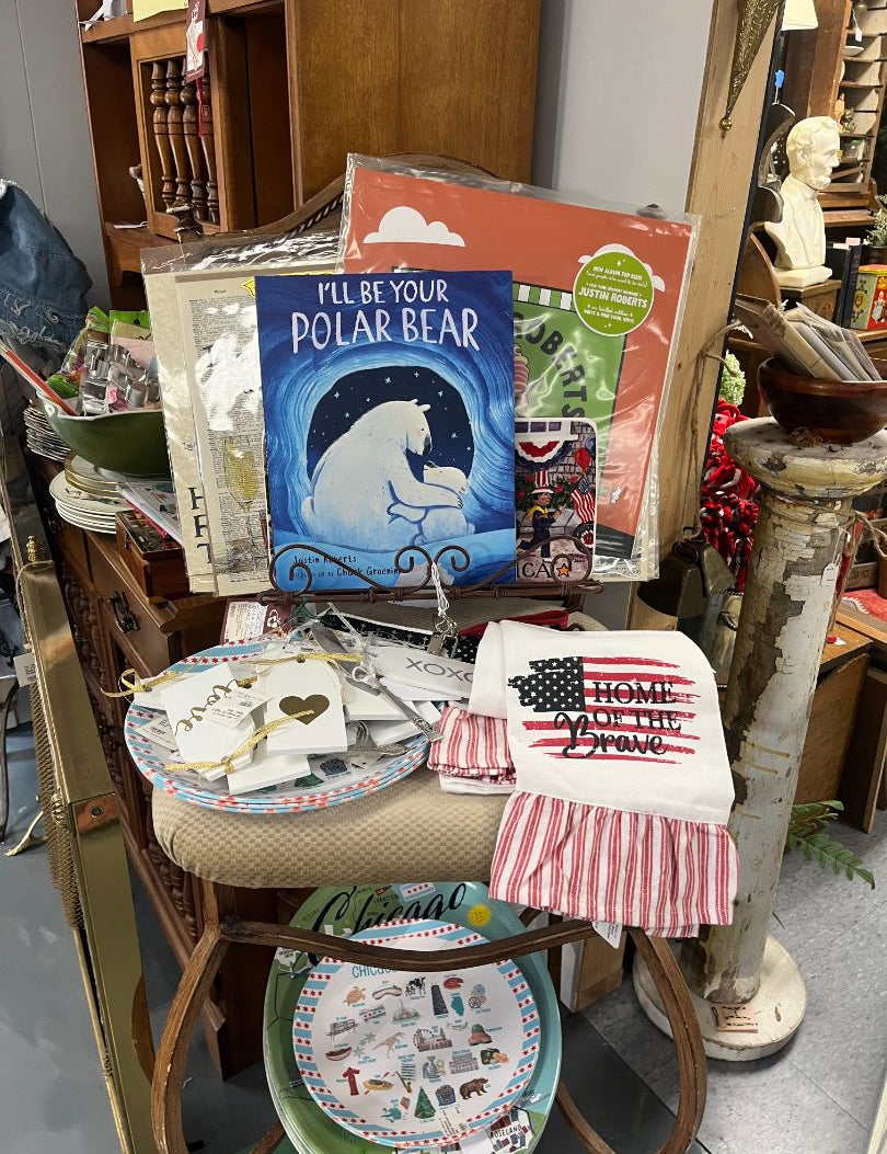 Justin_20R_20Polar_20Bear_2C_20Brainfreeze_20Vinyl_2C_20RWB_20Towel_2C_20Chicago_20Platters_20Large_20and_20Smaller_20Round_d58f7b38-cf45-44ca-b90c-739f60b4008a.jpg