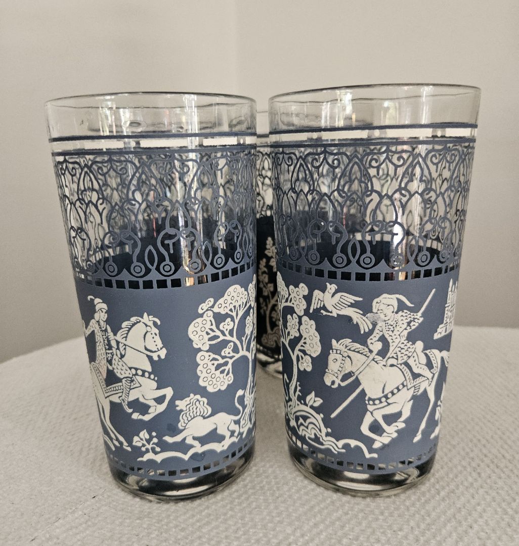Knights_20cocktail_20glasses.jpg