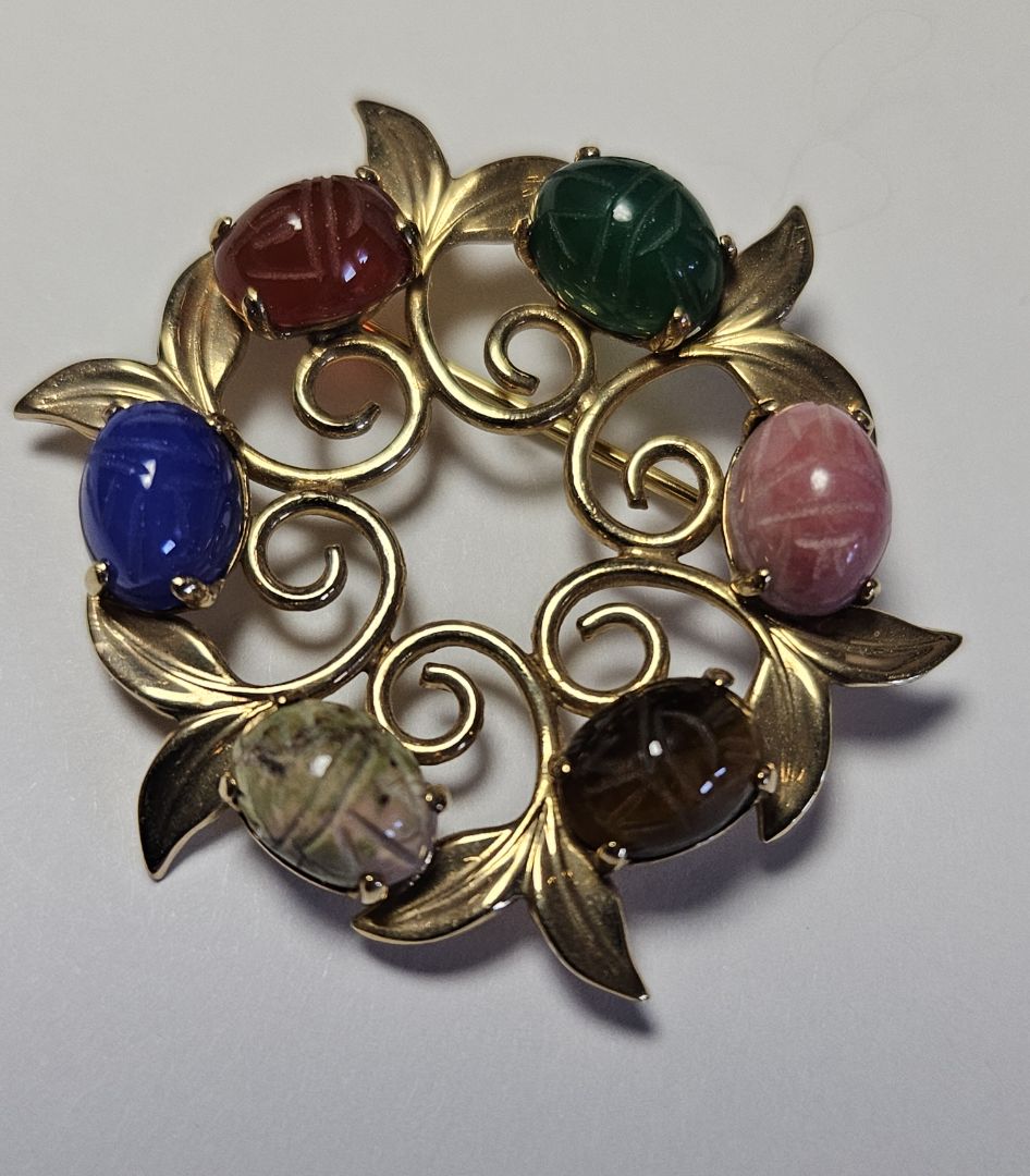 Scarab_20Round_20Brooch.jpg