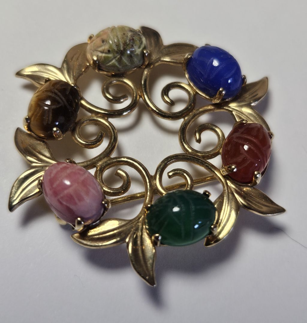 Scarab_20Round_20Brooch1.jpg