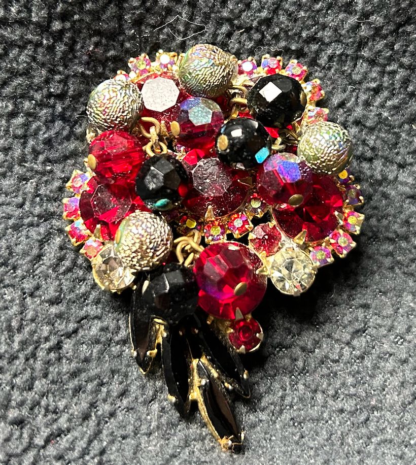 Red&black w/metal balls brooch