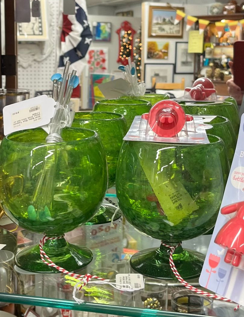 c_20_26_20b_20green_20goblet_20_20glasses_20.jpg