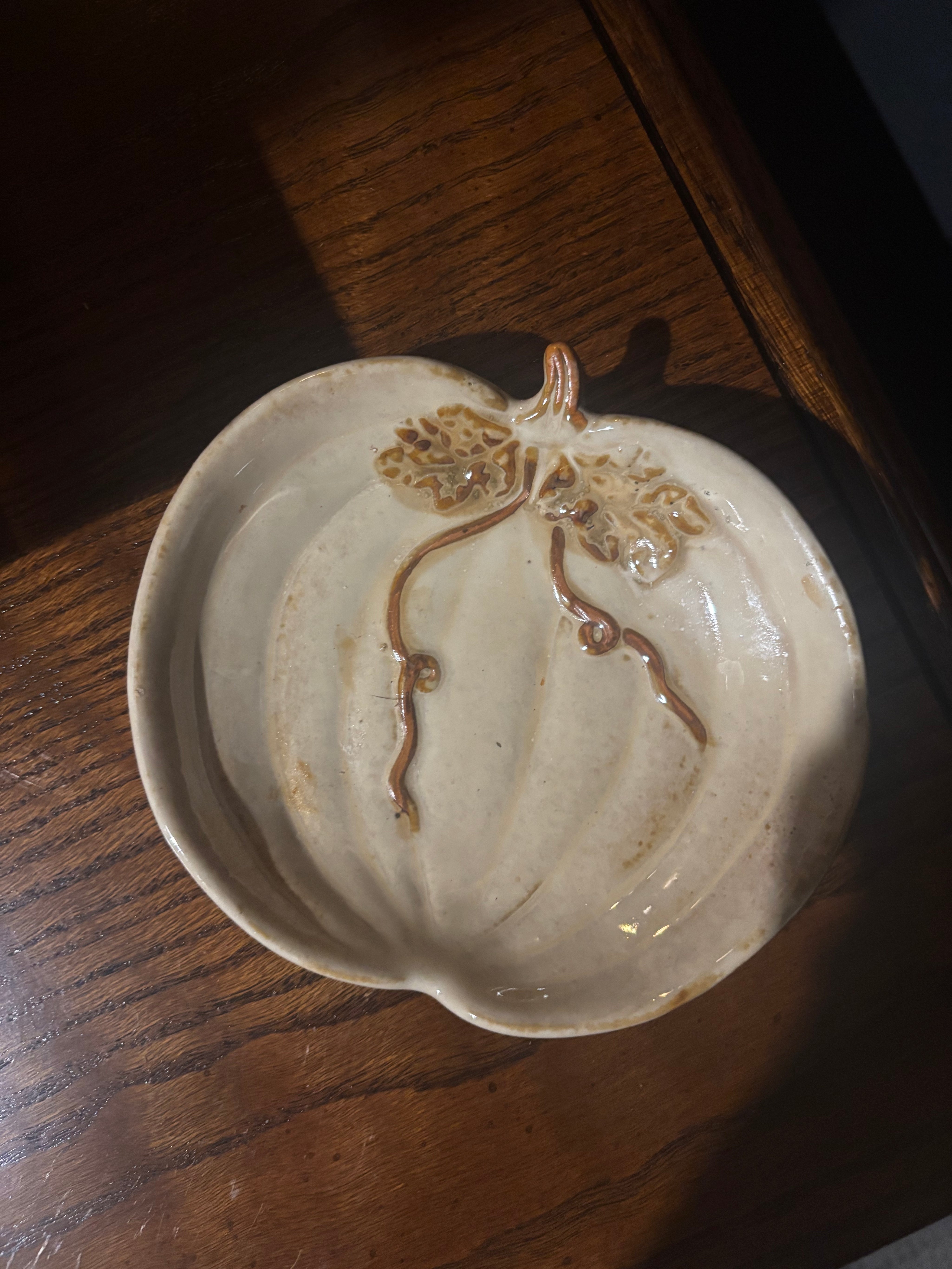 palm tree co ltd. beige pumpkin serving dish