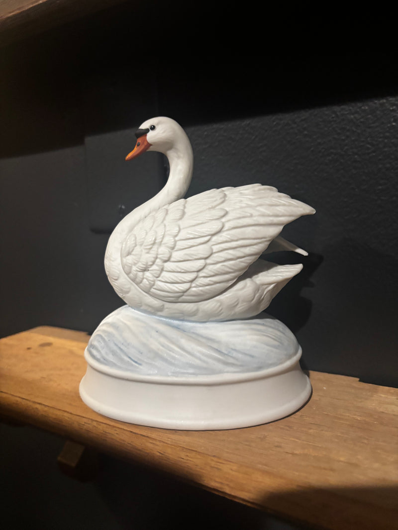 vintage Gorham Porcelain Swan Music Box by 603 - Mavis Estate Edit