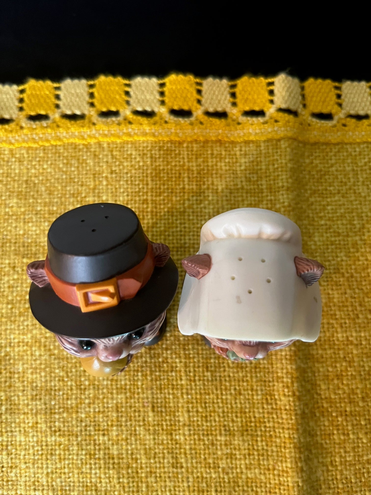 Hallmark Thanksgiving Pilgrim Chipmunks Salt & Pepper Shakers