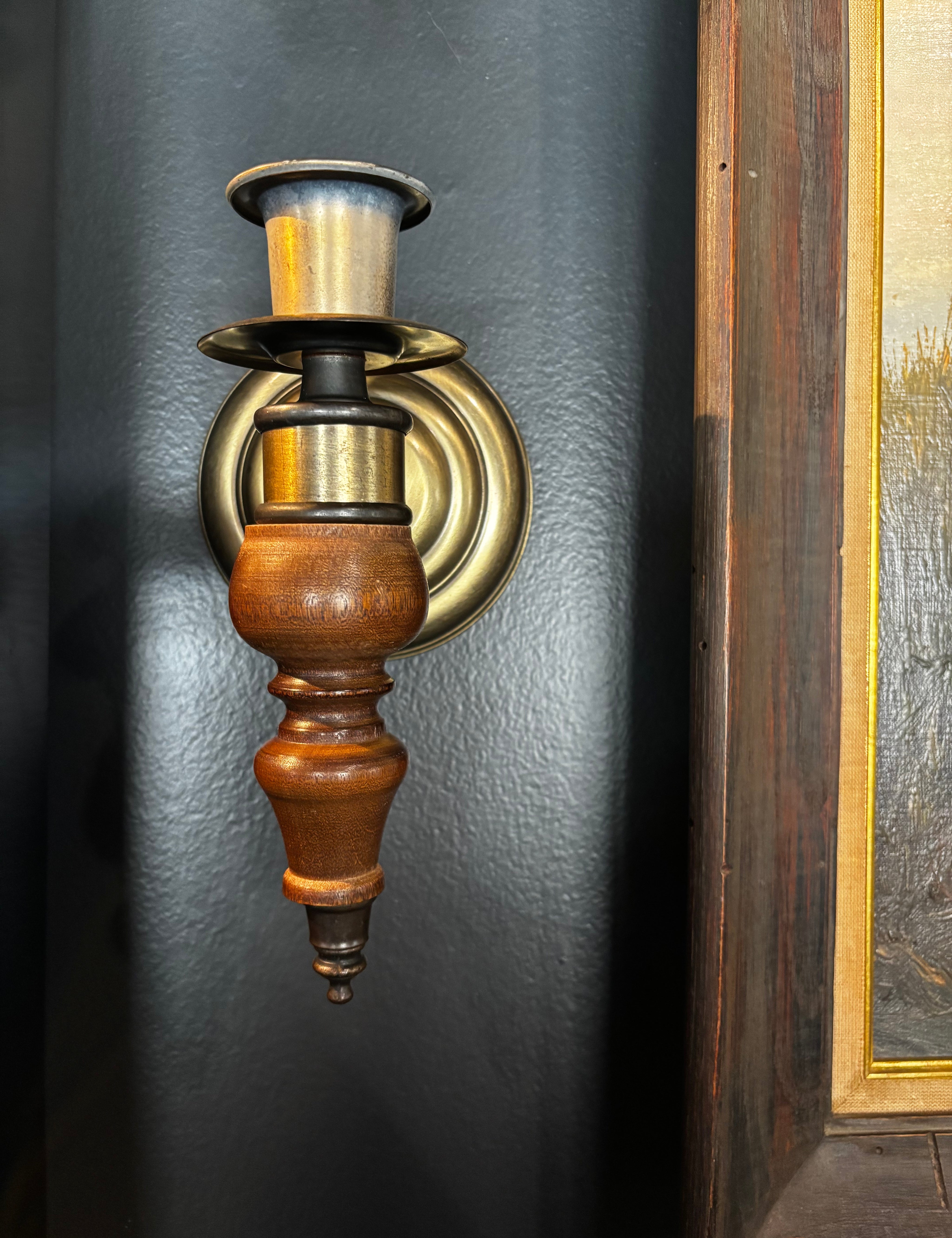 homcowallsconce1.jpg