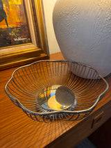 Mcm, wire flower basket