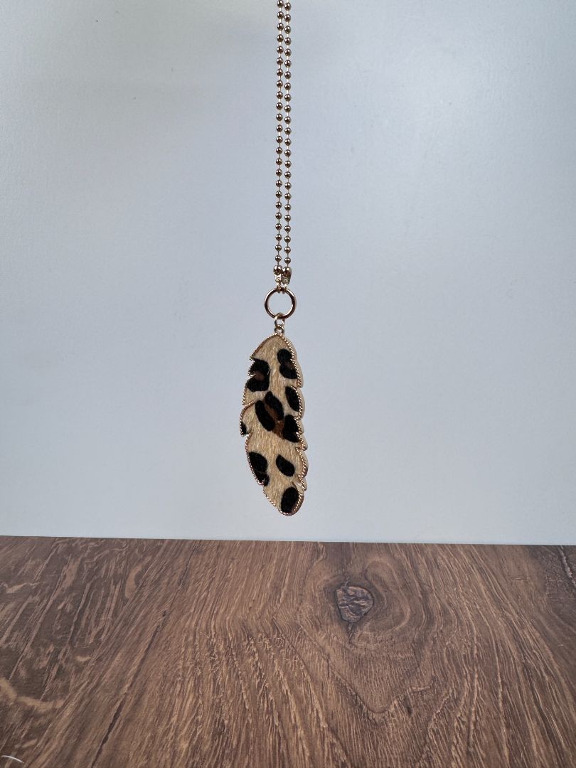 Jayne Long Drop Necklace – Leopard
