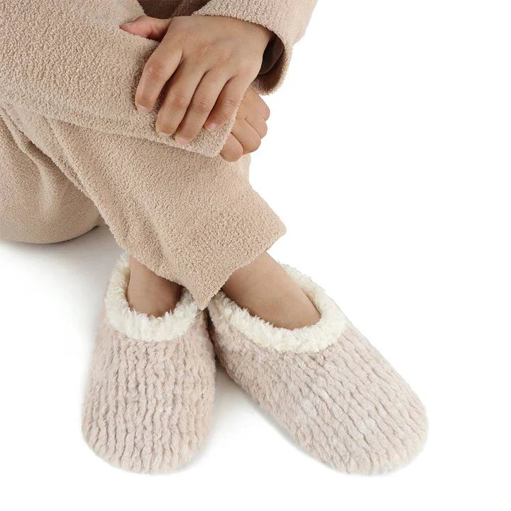 oatmeal-womens-teddy-bear-faux-fur-slippers-memory-foam-jsq-mercantile.webp