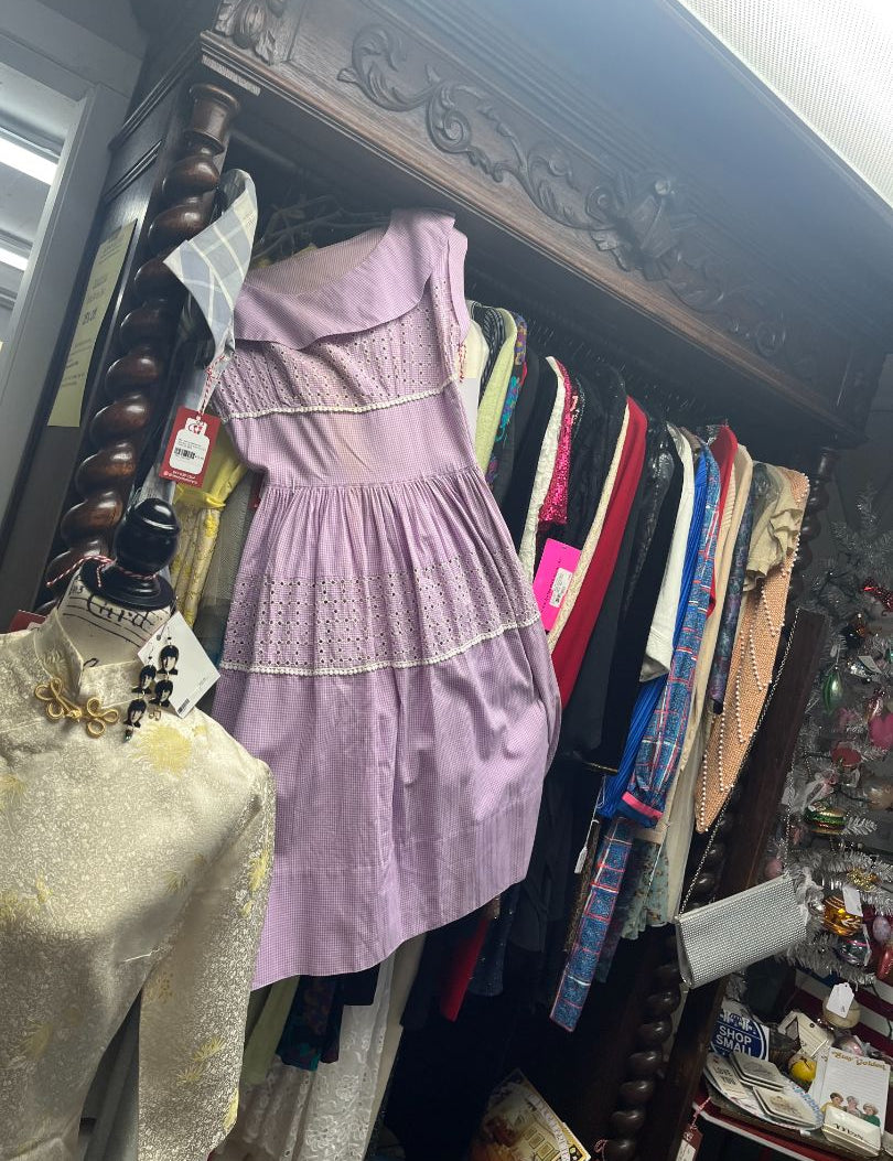 vtg_20lilac_20swing_20dress_205_3A25_20pic.jpg