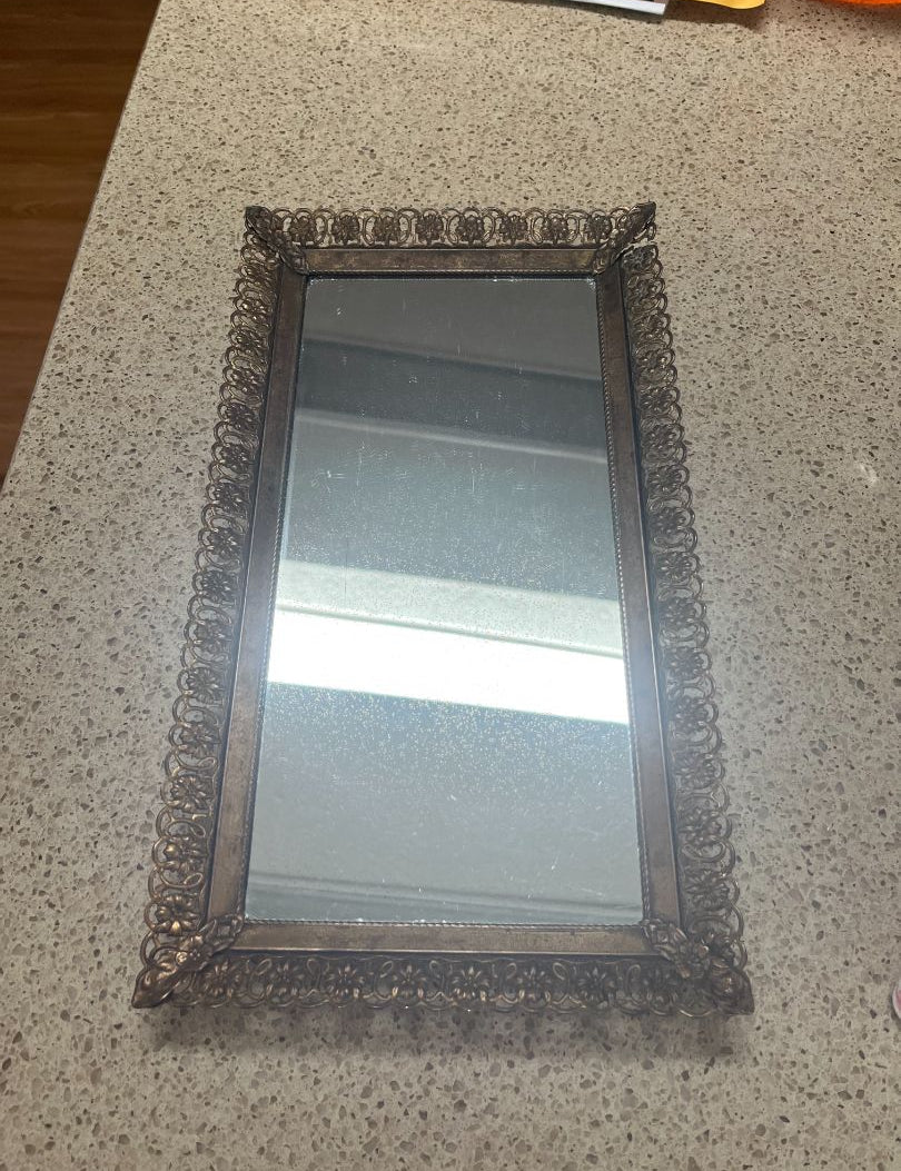 vtg_20mirror_20jewelry_20perfume_20tray.jpg
